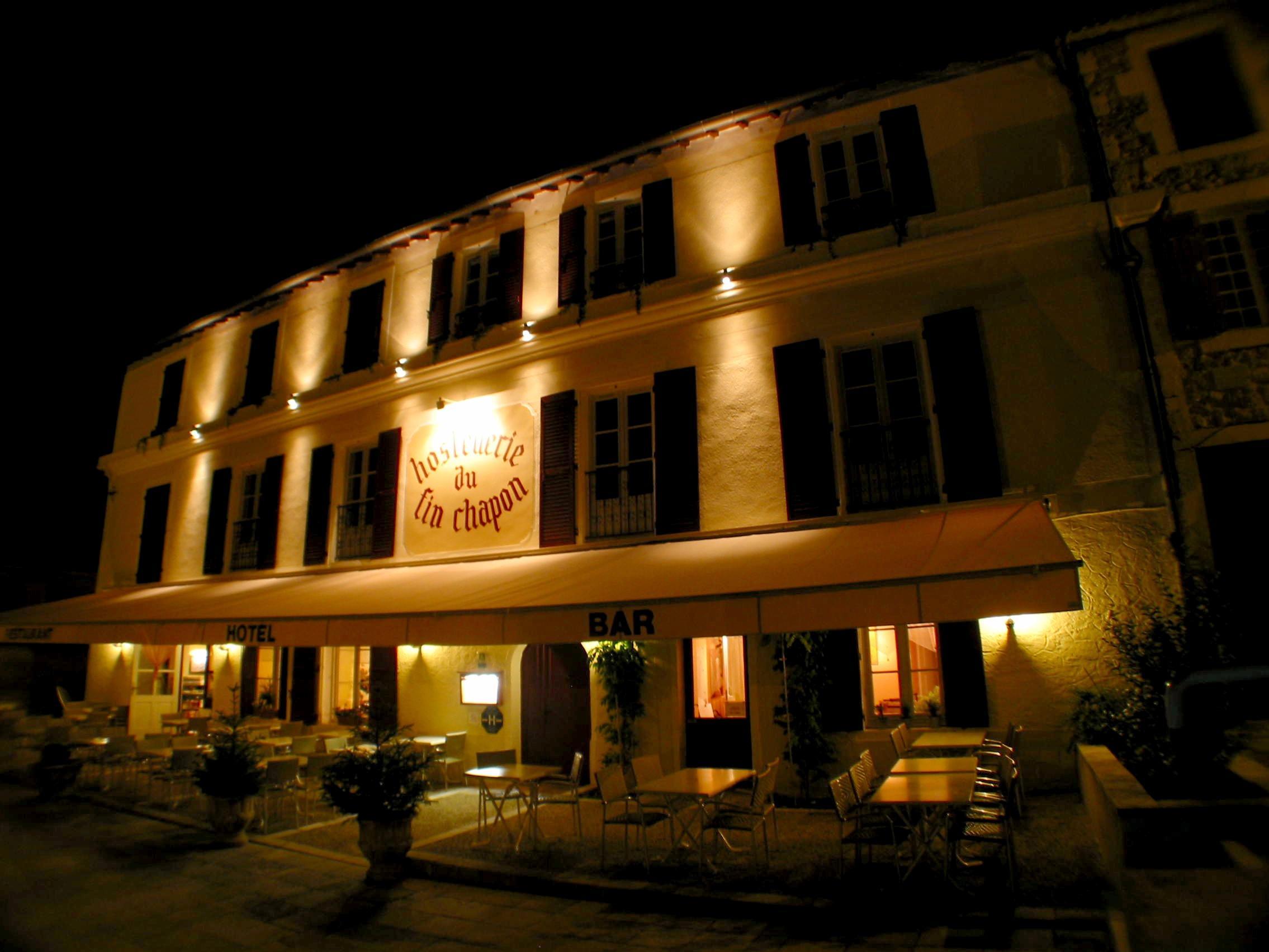 //medias.logishotels.com/property-images/14290/facade/retro/grand/hostellerie-du-fin-chapon-facade-excideuil-143444.jpg