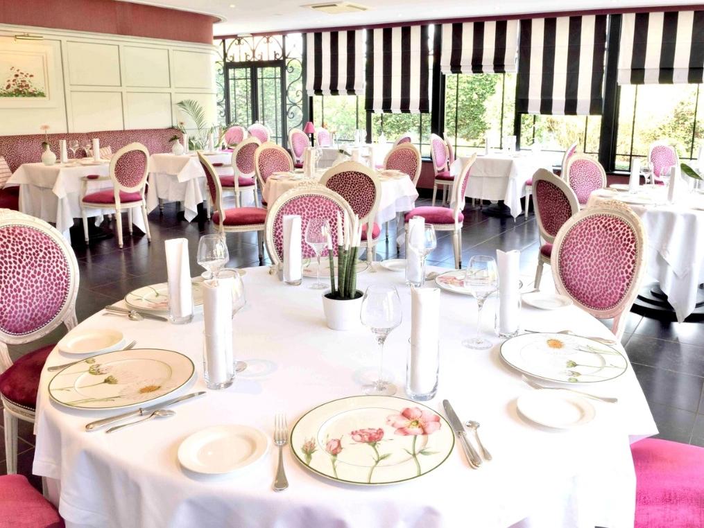 //medias.logishotels.com/property-images/2282/facade/retro/grand/hotel-le-buffet-facade-isbergues-753293.jpg