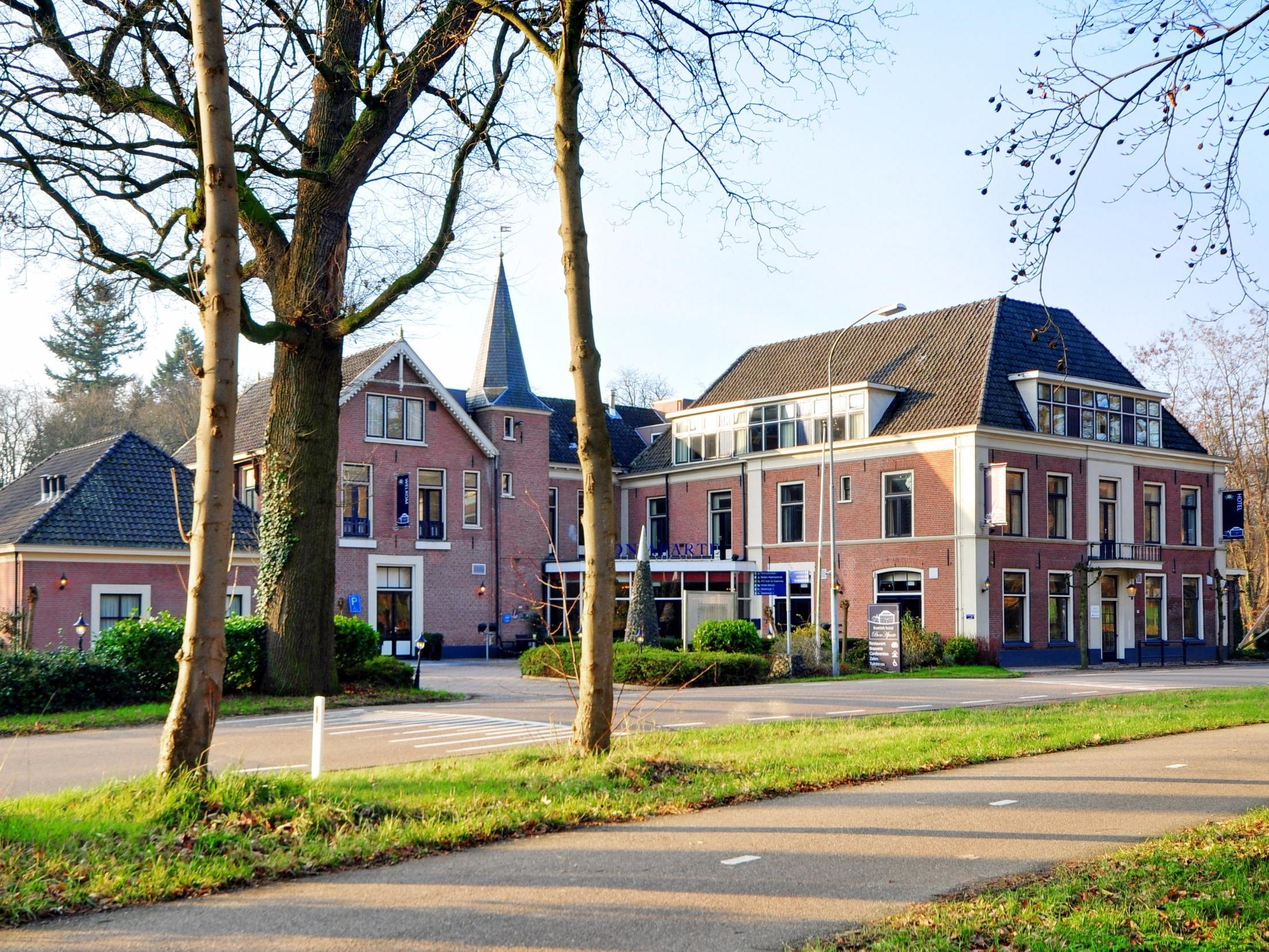 //medias.logishotels.com/property-images/248319/facade/retro/grand/boetiek-hotel-bonaparte-facade-barchem-830078.jpg