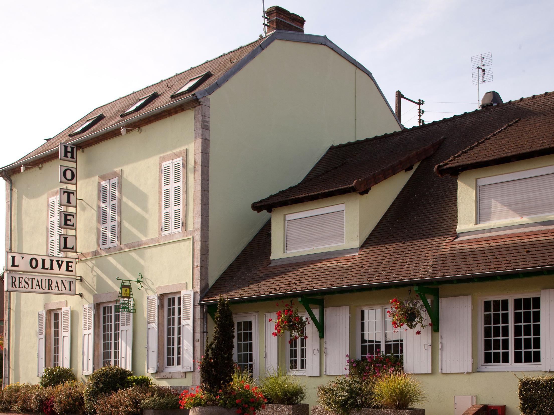 //medias.logishotels.com/property-images/283/facade/retro/grand/hotel-de-l-olive-facade-dompierre-sur-besbre-457254.jpg