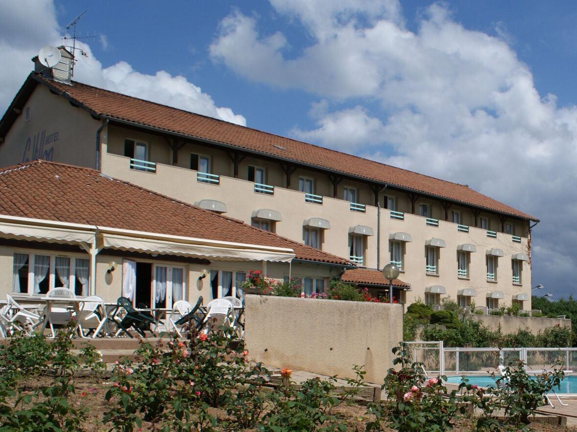 //medias.logishotels.com/property-images/2879/facade/retro/grand/hotel-le-villon-facade-villie-morgon-388730.jpg
