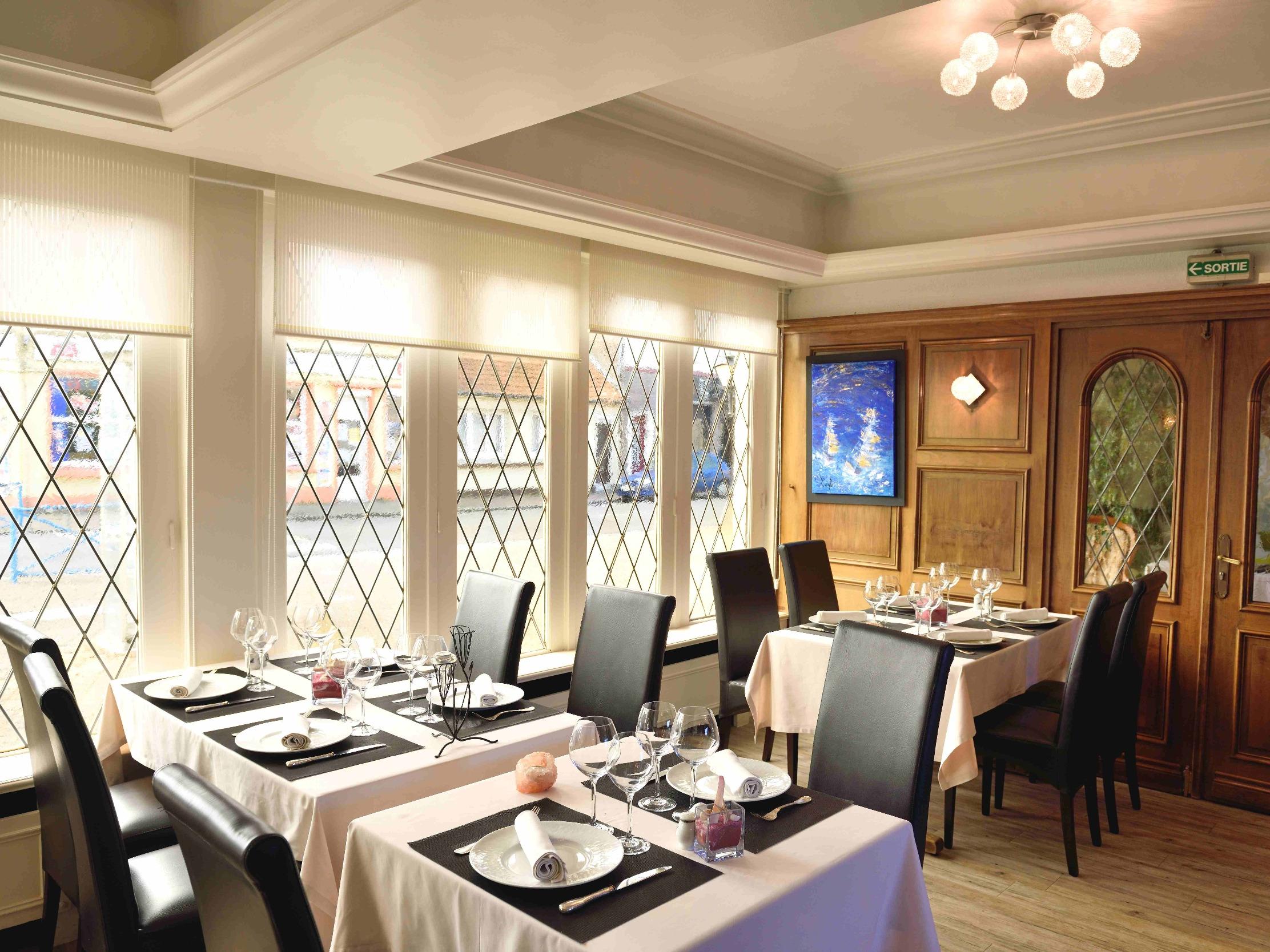 //medias.logishotels.com/property-images/902/restaurant/retro/grand/hotel-les-dunes-restaurant-sangatte-179562.jpg