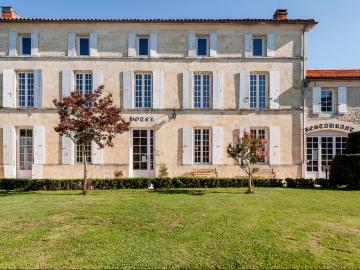 Logis Hôtel le Domaine du Prieuré