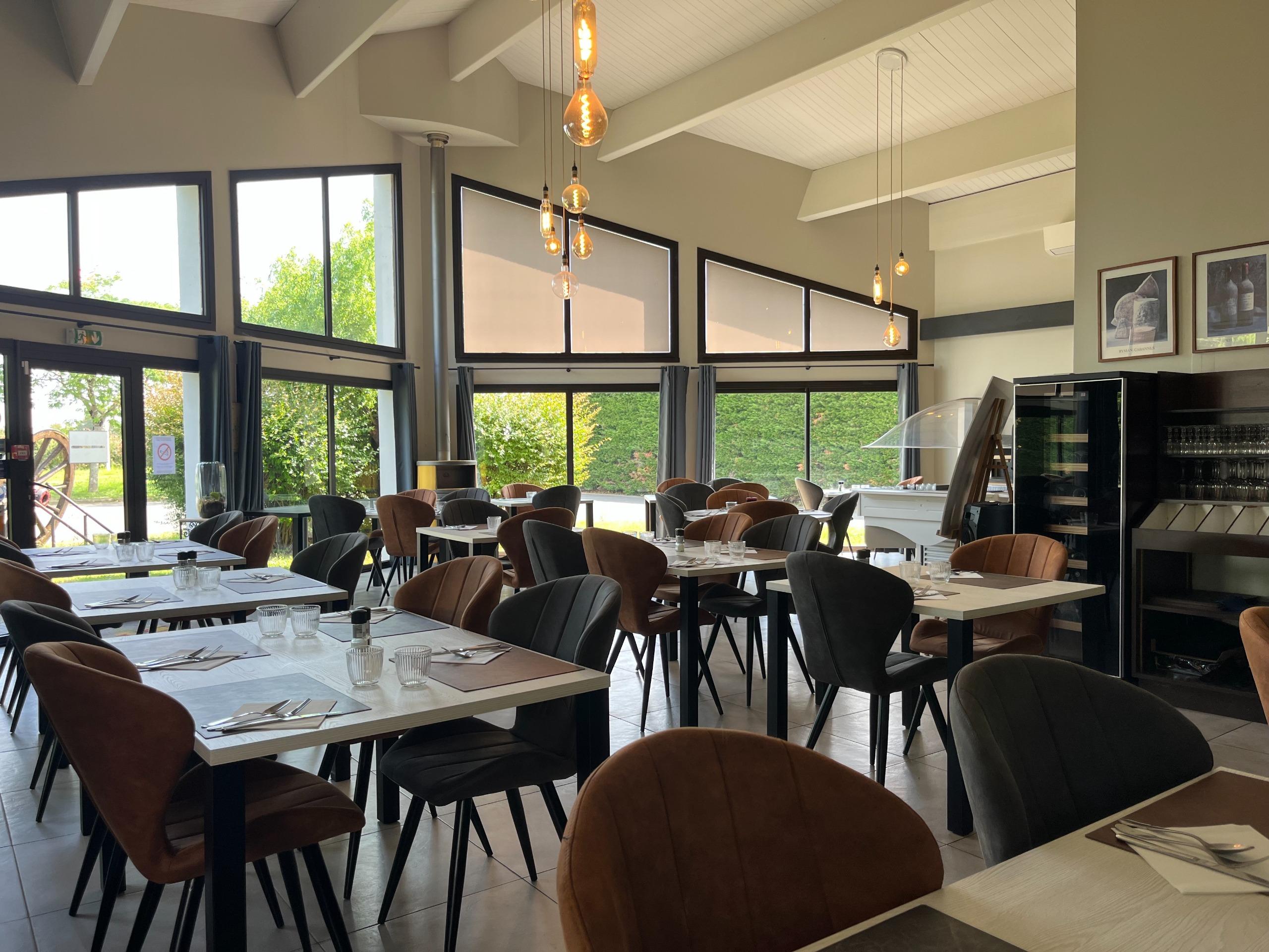 Cit\'Hotel les Eleis