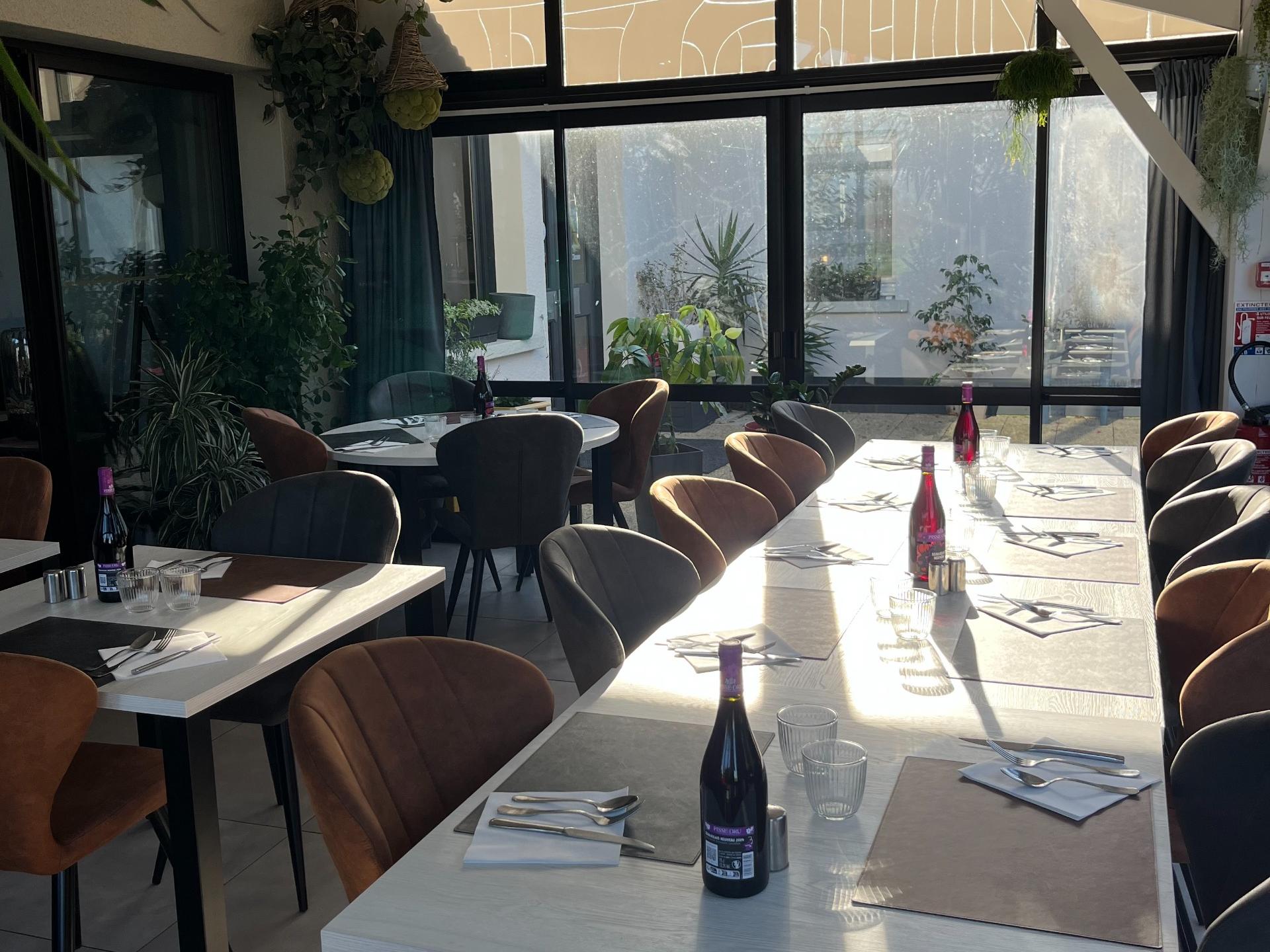 Cit\'Hotel les Eleis