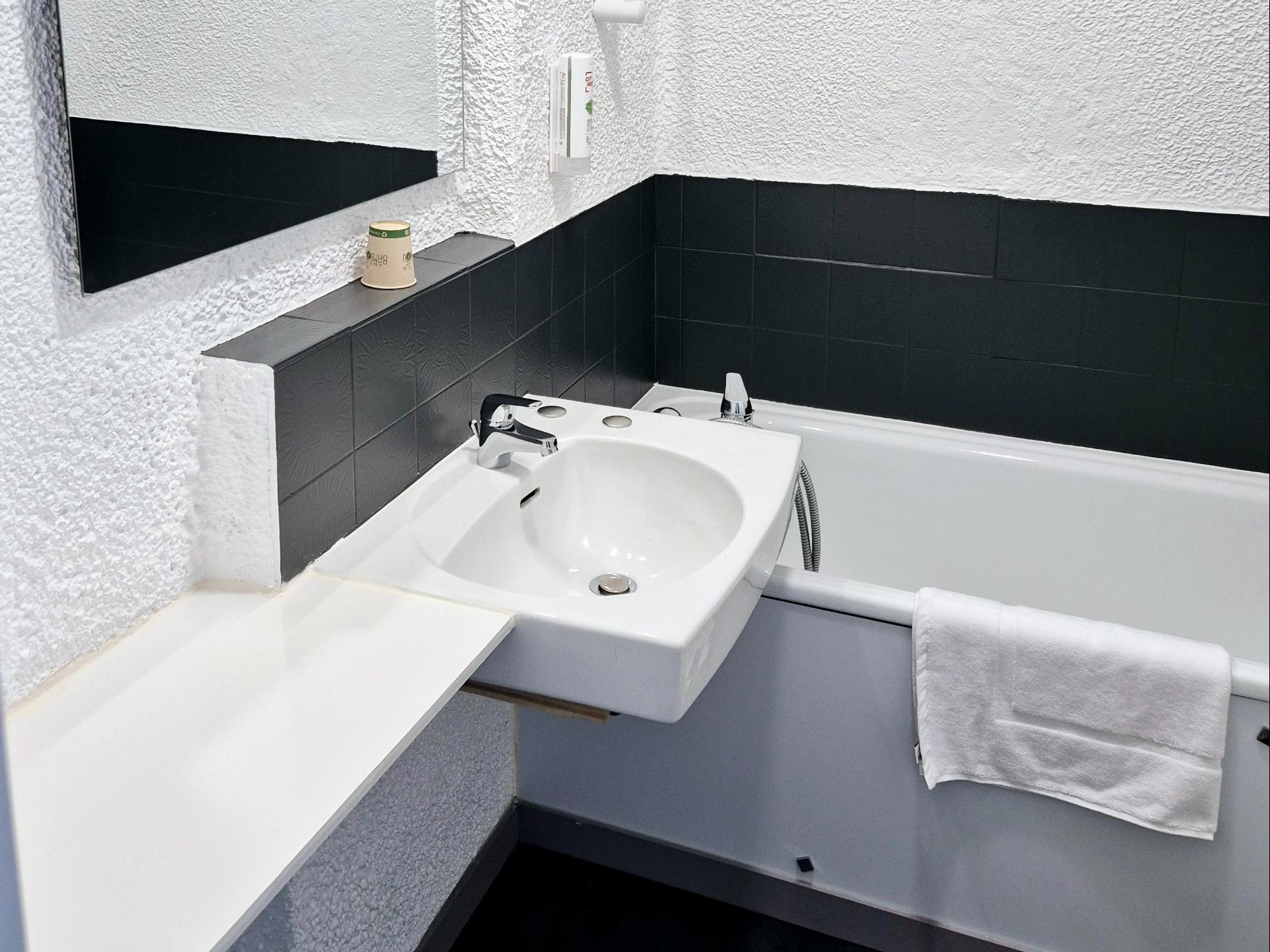 Cit\'Hotel le Quai 9, ex le Challans