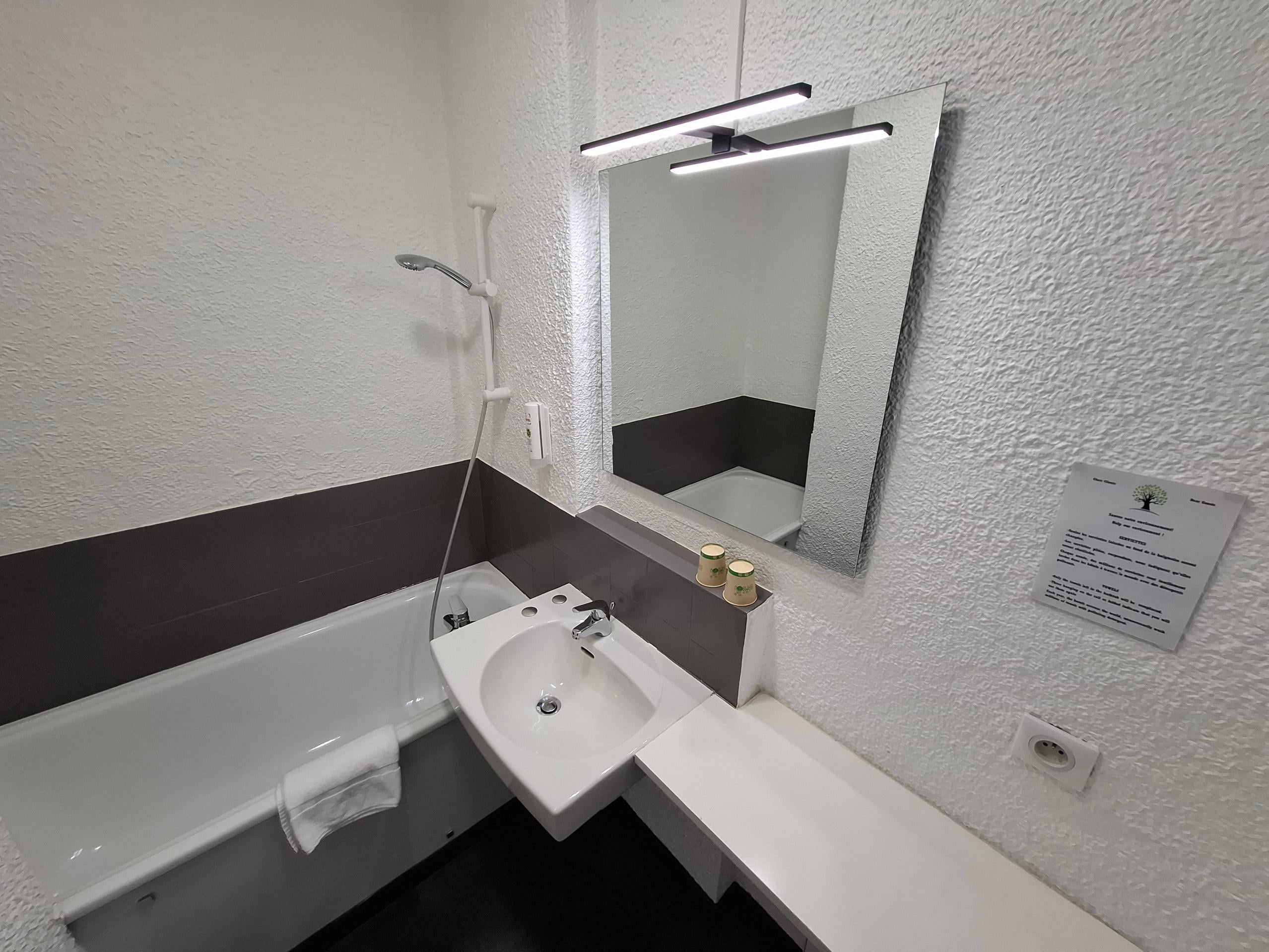 Cit\'Hotel le Quai 9