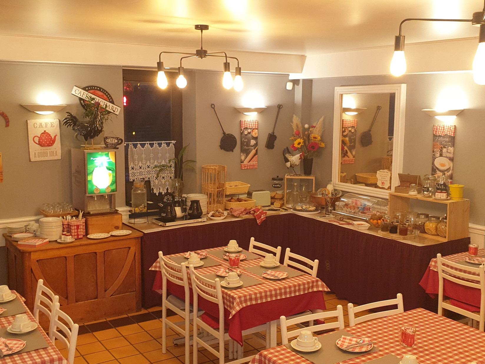 Logis Hôtel Auberge Bourbonnaise