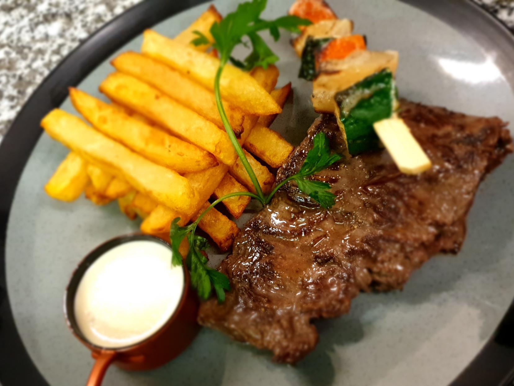 Logis Hôtel Auberge Bourbonnaise