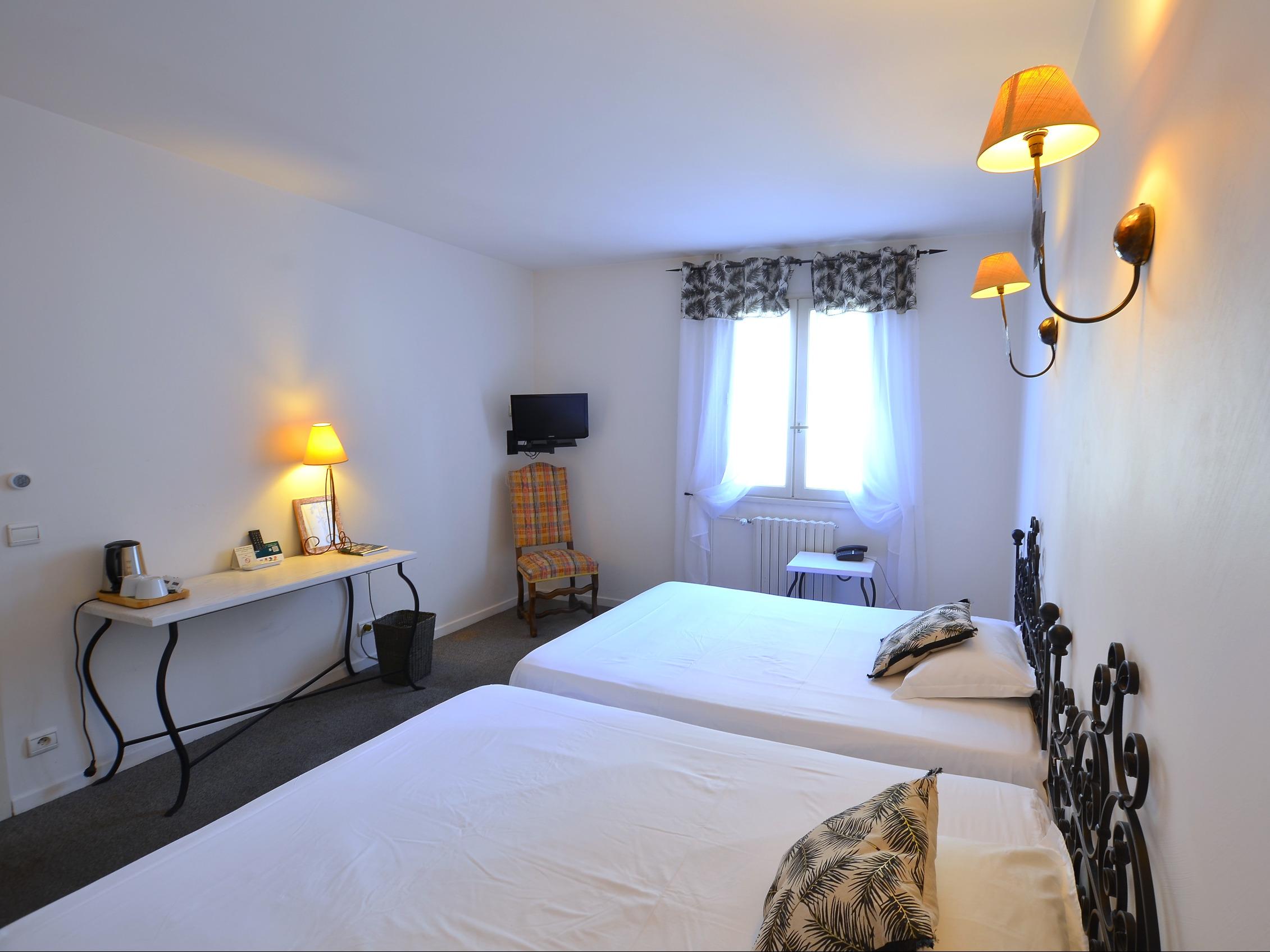 Logis Hôtel Rest. du Midi