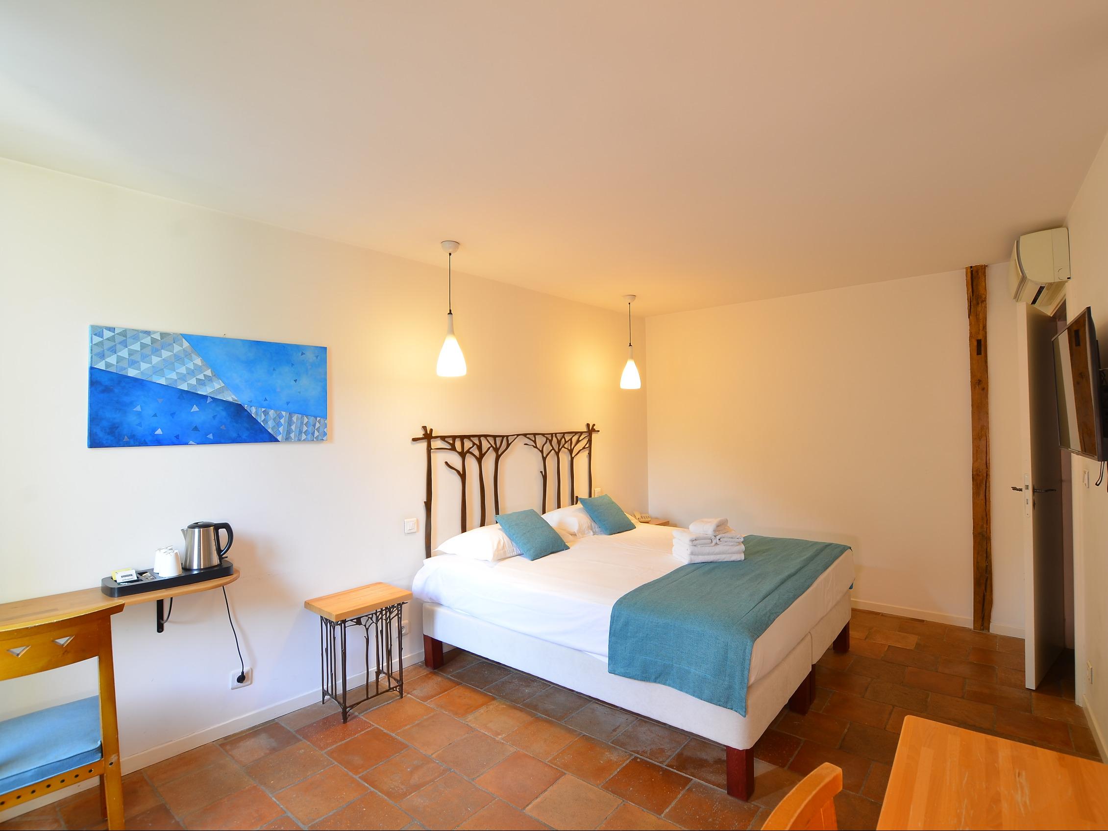 Logis Hôtel Rest. du Midi