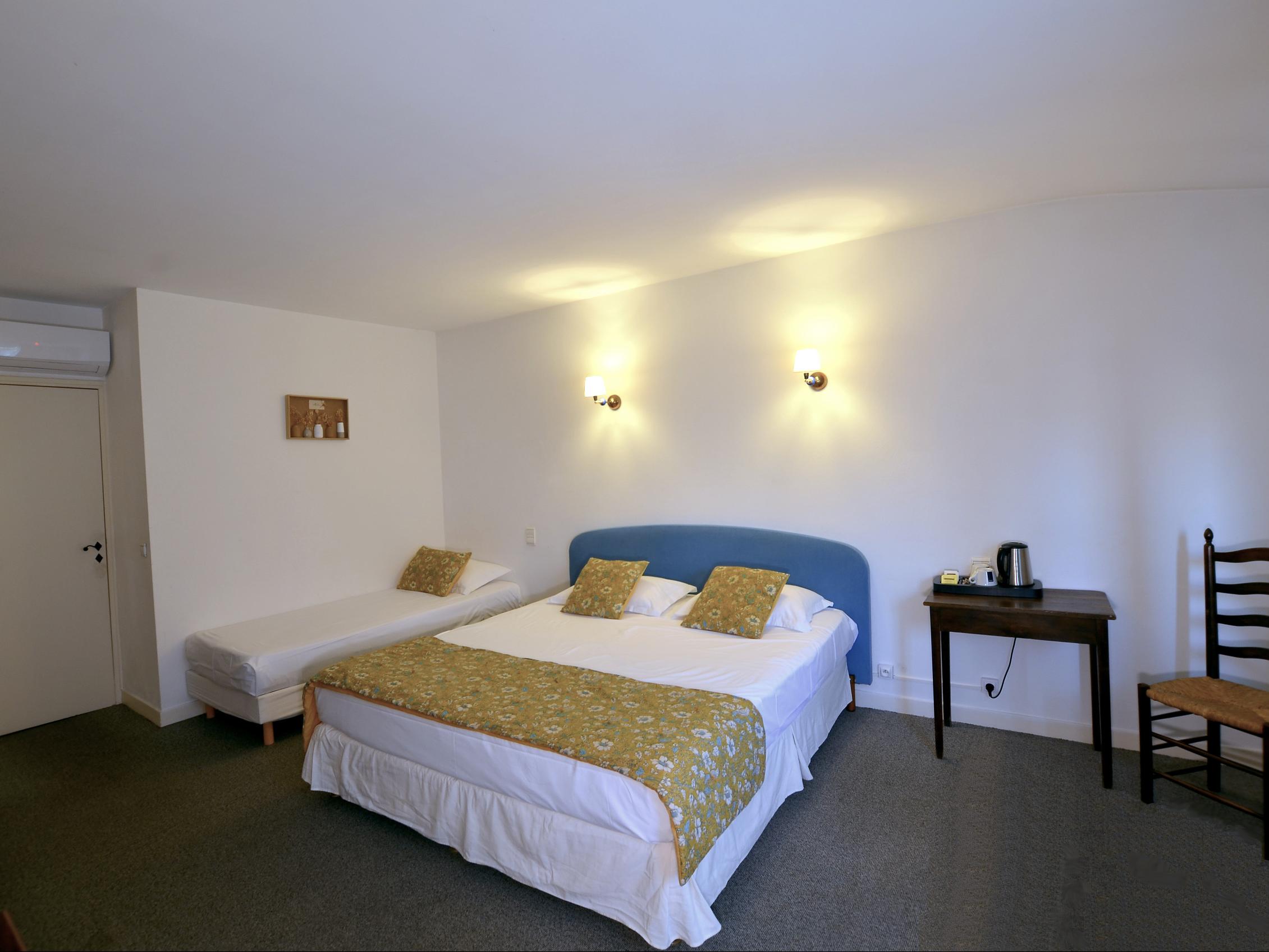 Logis Hôtel Rest. du Midi
