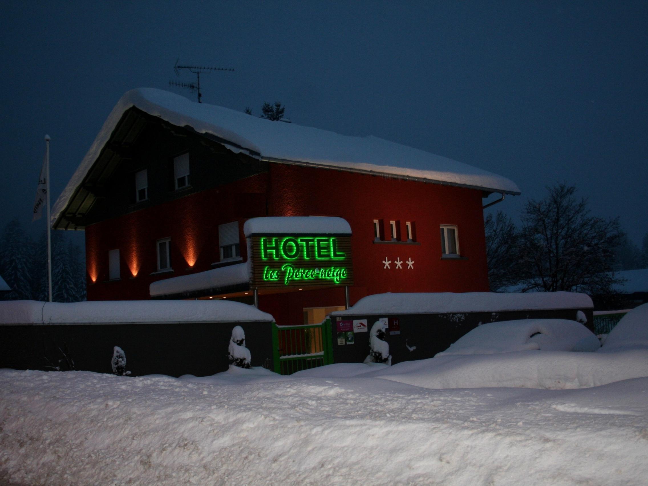 Logis Hôtel les Perce-Neige