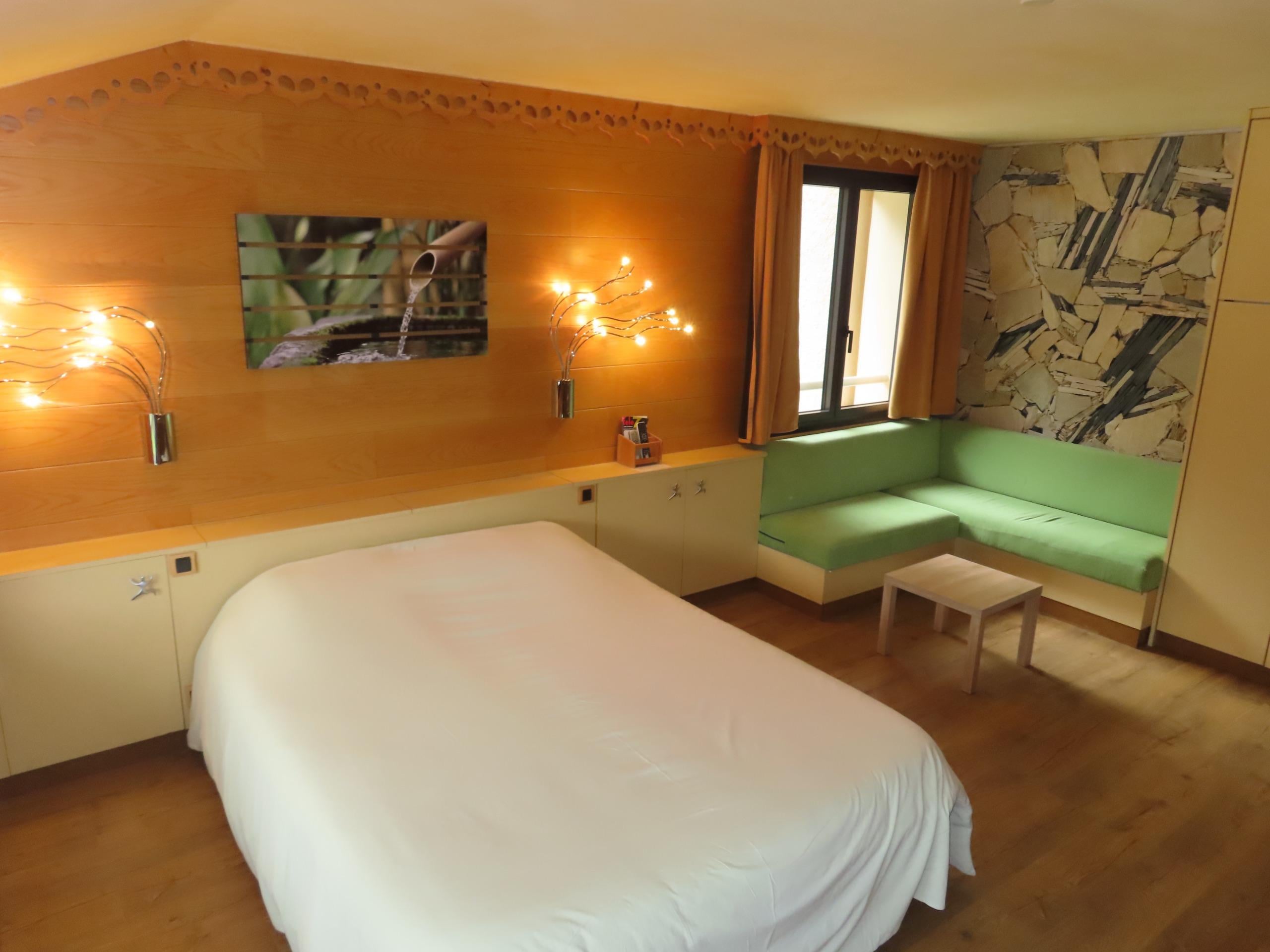 Logis Hôtel Auberge du Lac Genin