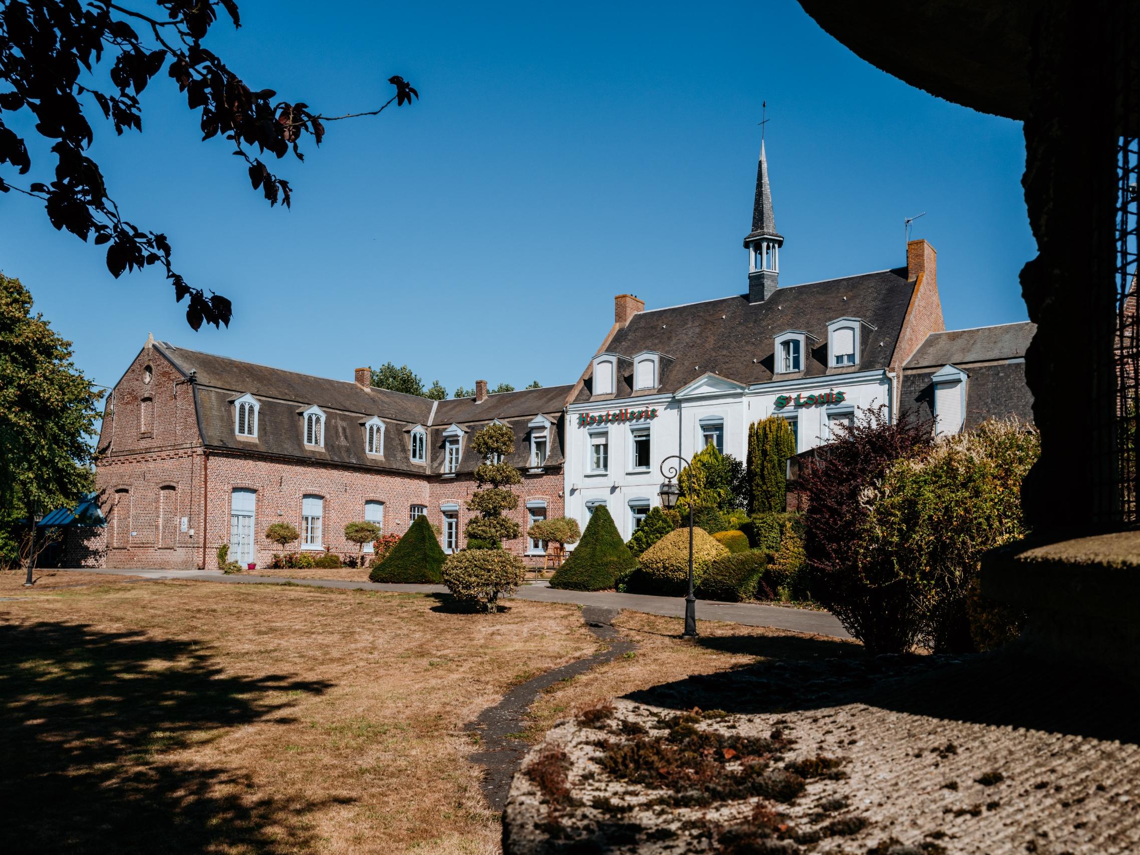 Logis Hôtel Hostellerie Saint Louis