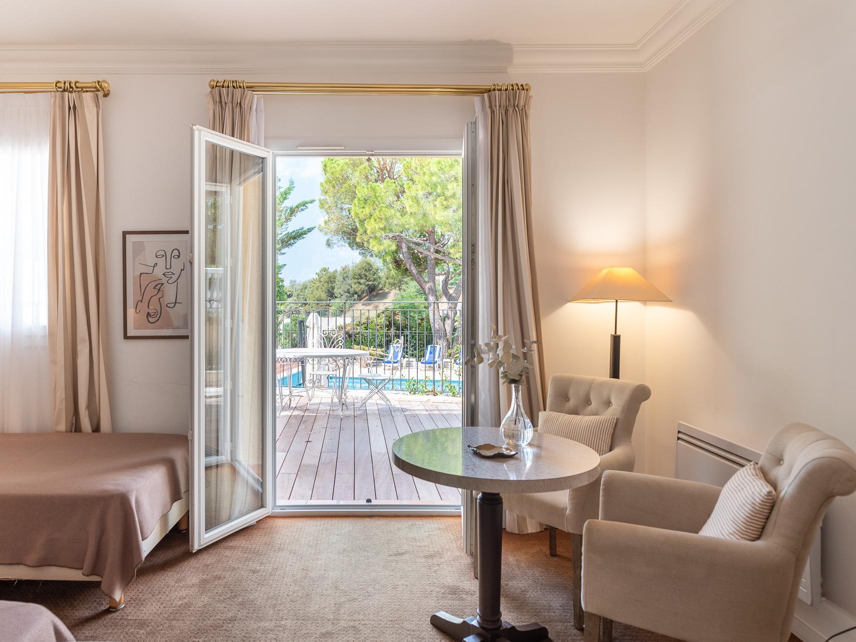 Logis Hôtel Auberge du Rédier