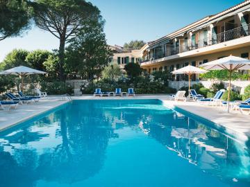 Logis Hôtel Auberge du Rédier