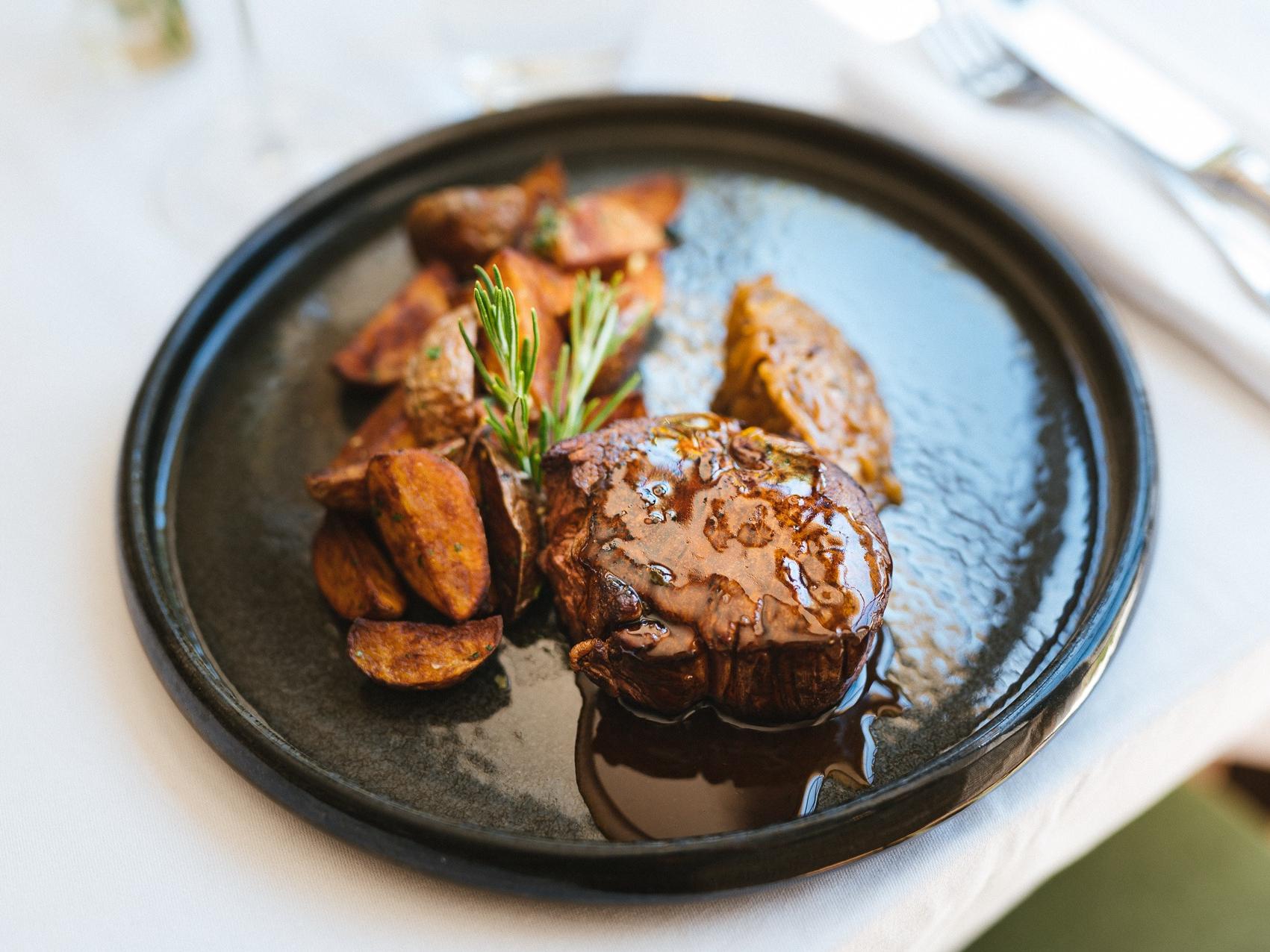 Logis Hôtel Auberge du Rédier