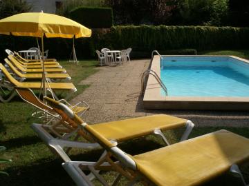 Logis Hôtel à l'Ombre des Marronniers - Villa des Fleurs