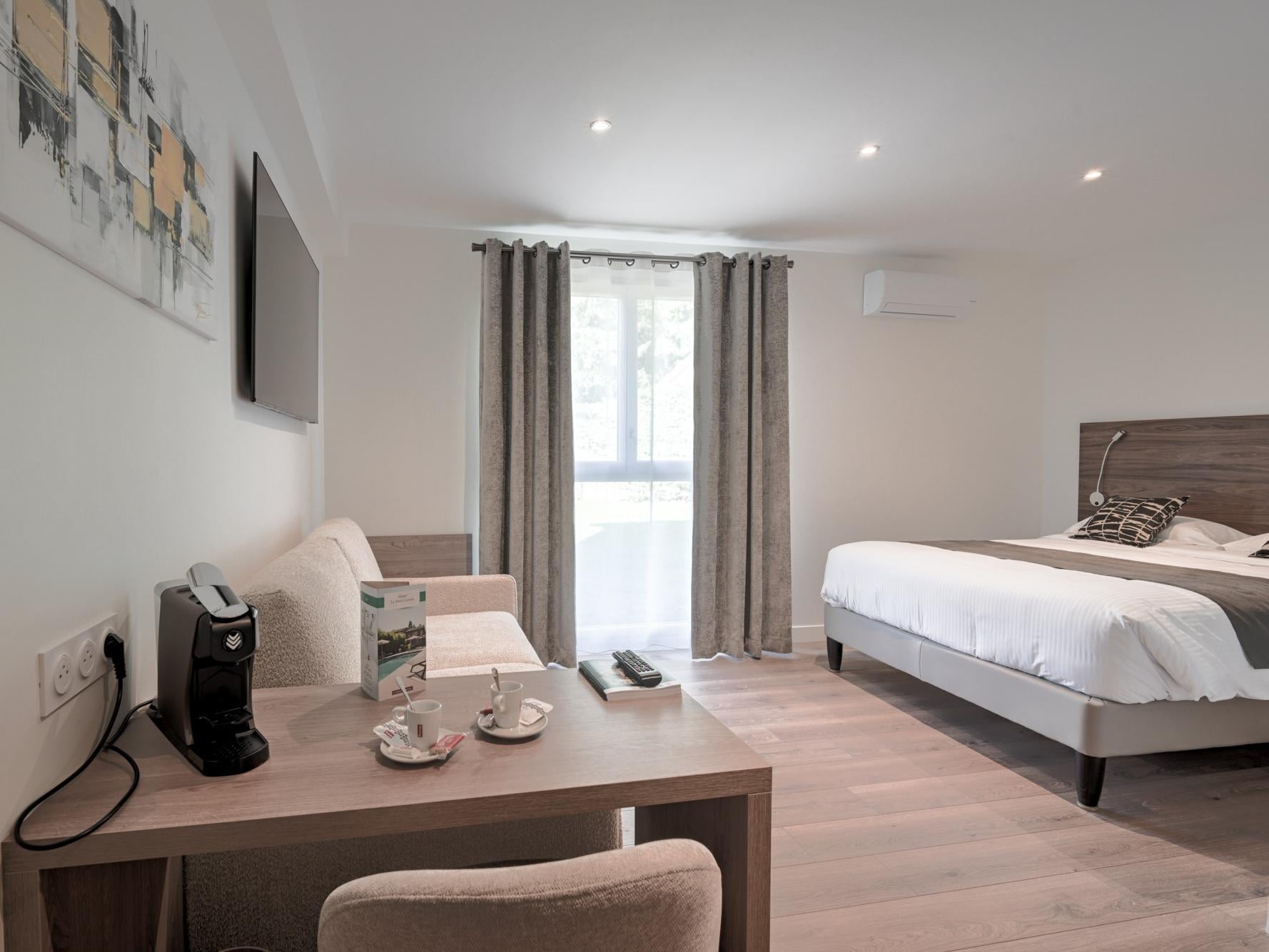 Logis Hôtel le Petit Casset