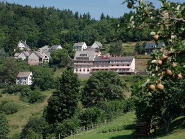 Hôtel Roess - le-clos-jeannon-salons-et-espace-de-detente-villers-les-nancy-065901