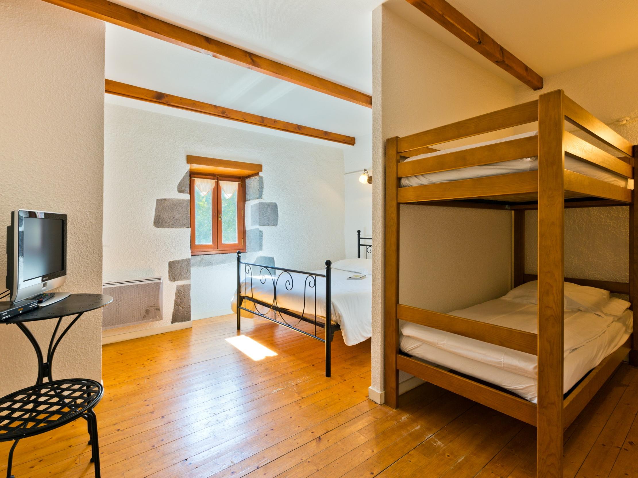 Logis Auberge de la Moréno - ST GENES CHAMPANELLE - Auvergne