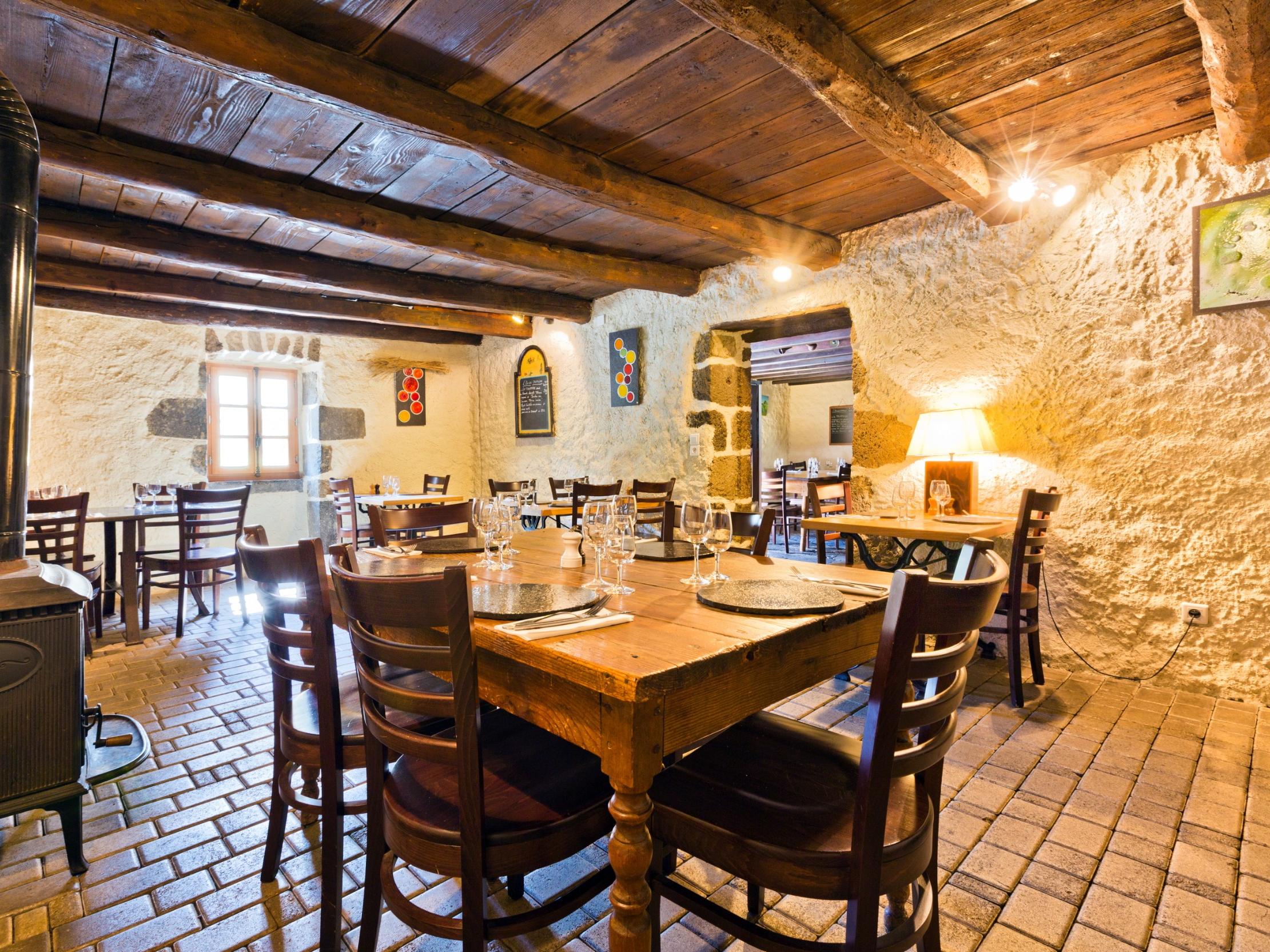 Logis Auberge de la Moréno - ST GENES CHAMPANELLE - Auvergne