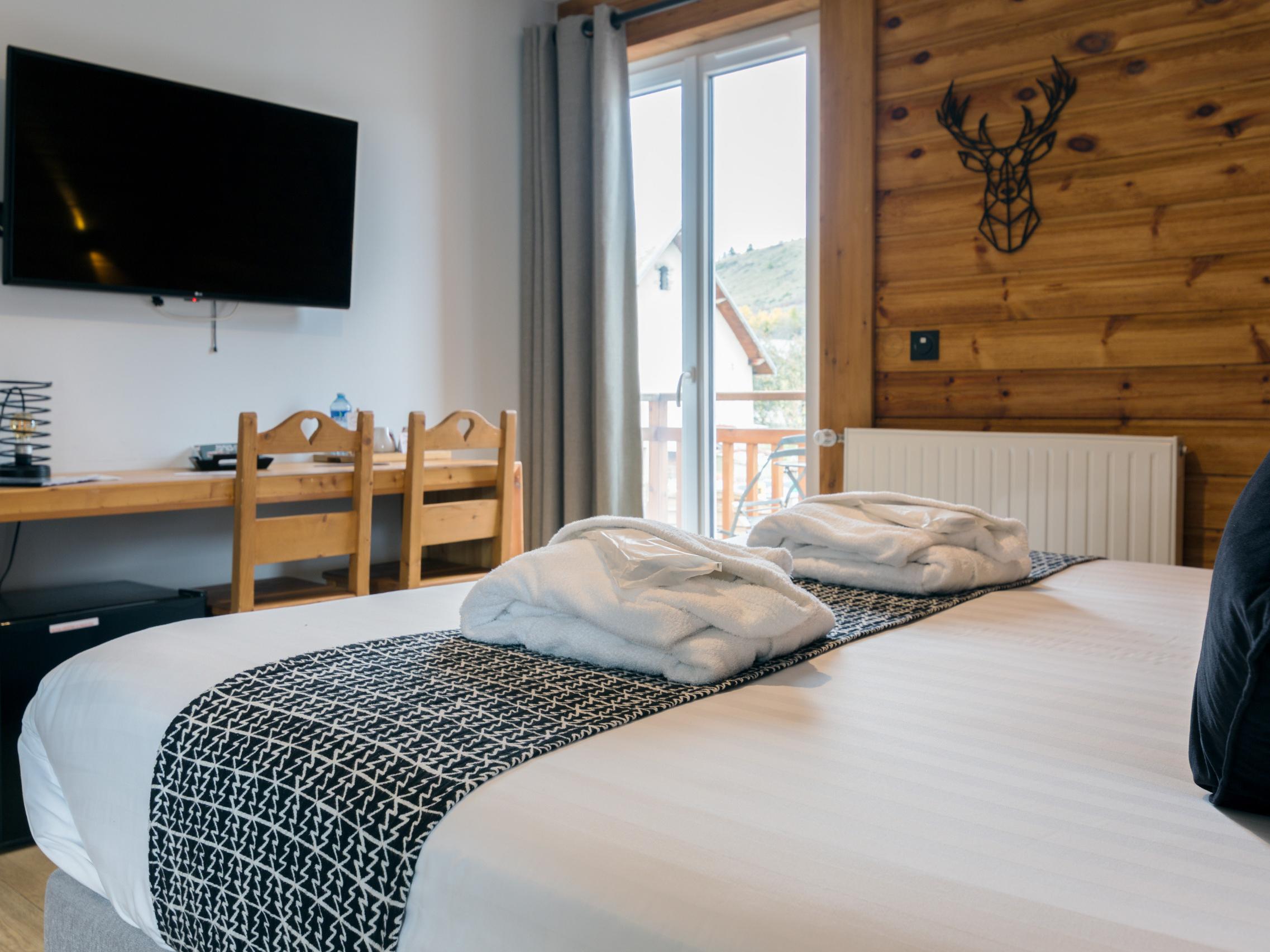 Logis Hôtel les Autanes & Spa