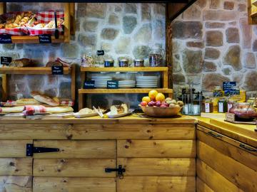 Logis Hôtel les Autanes & Spa