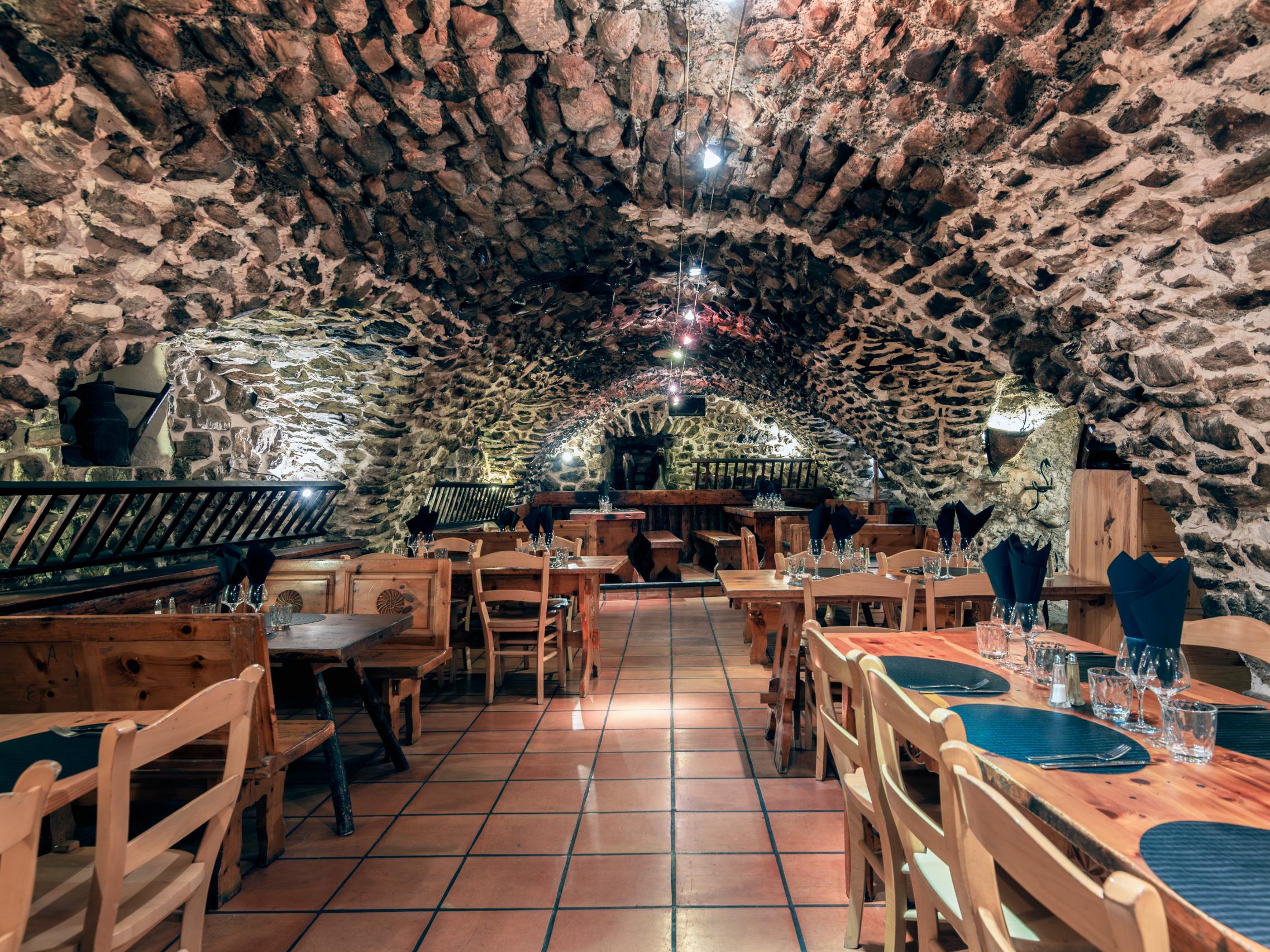 Logis Hôtel les Autanes & Spa