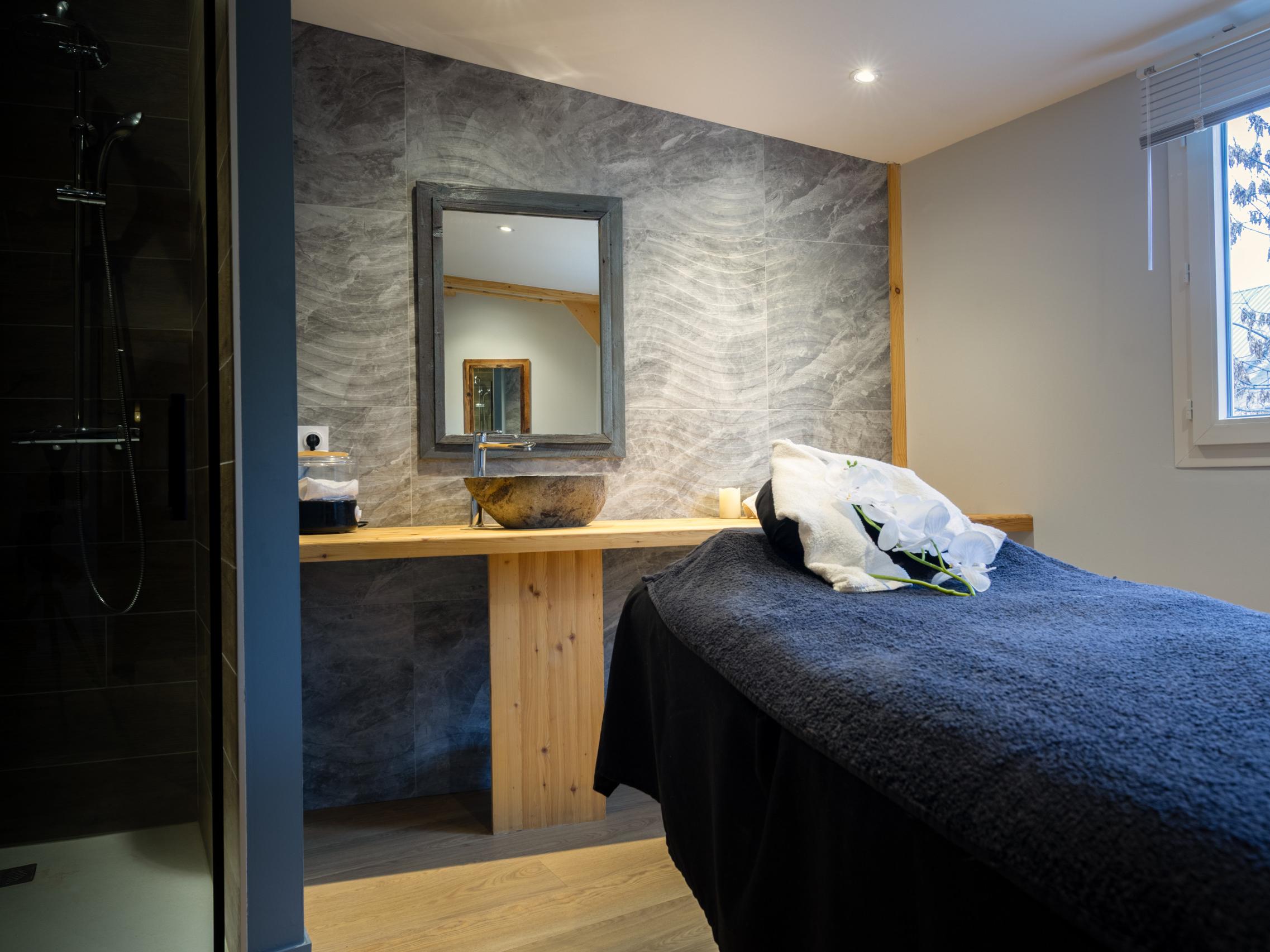 Logis Hôtel les Autanes & Spa