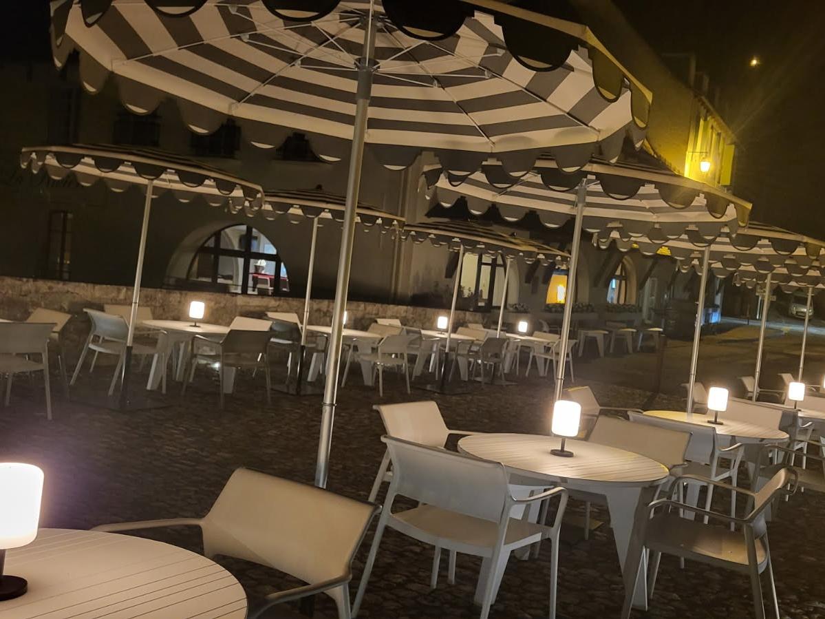 Logis Hôtel la Rivière