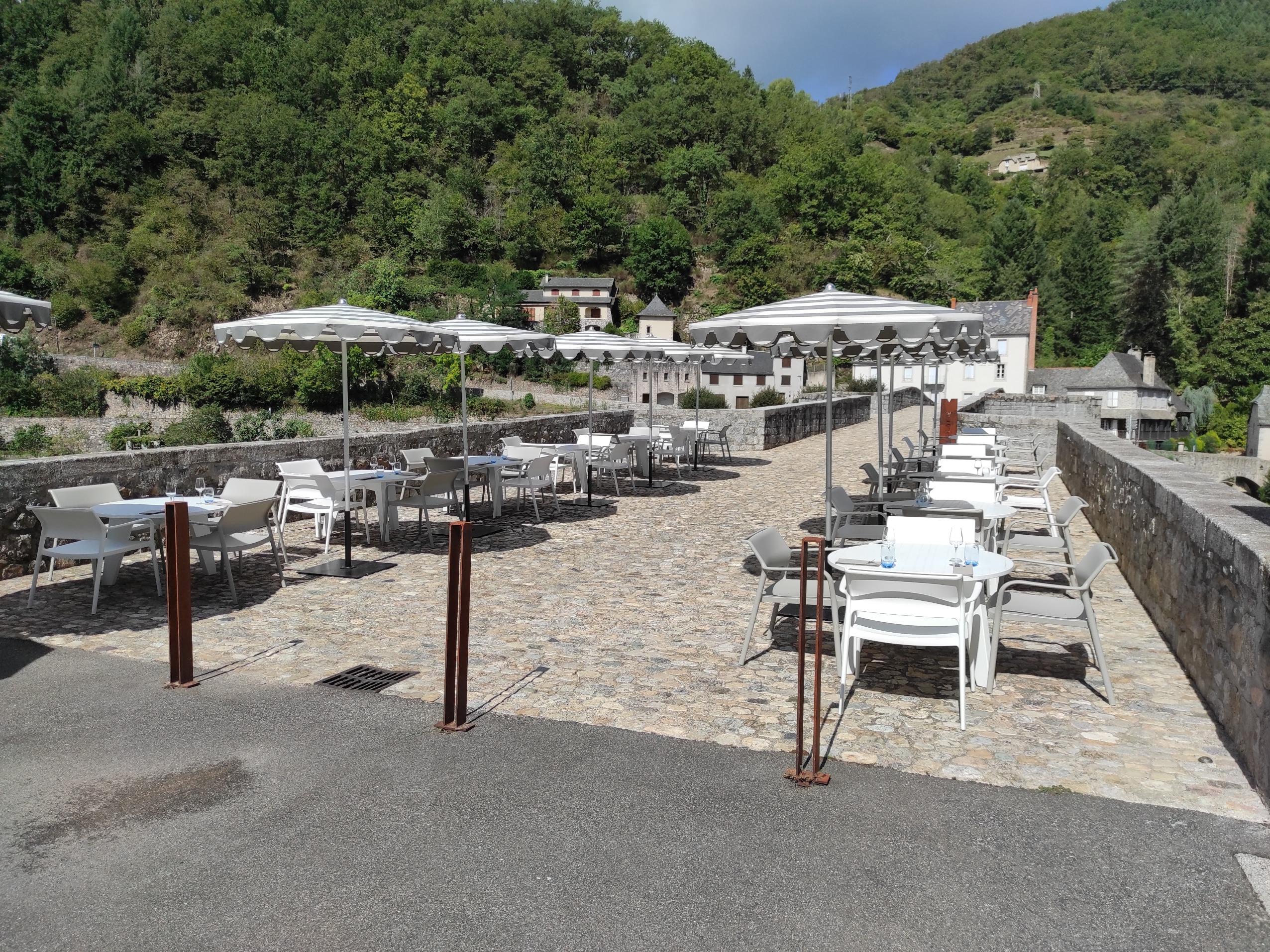 Logis Hôtel la Rivière