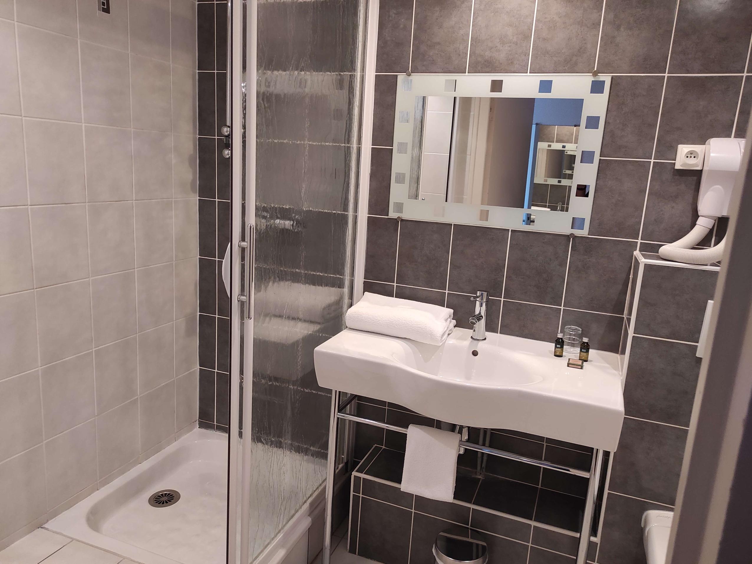 Logis Hôtel la Rivière