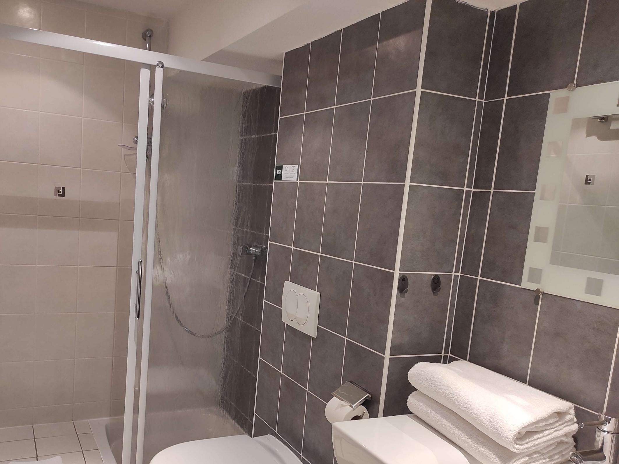 Logis Hôtel la Rivière