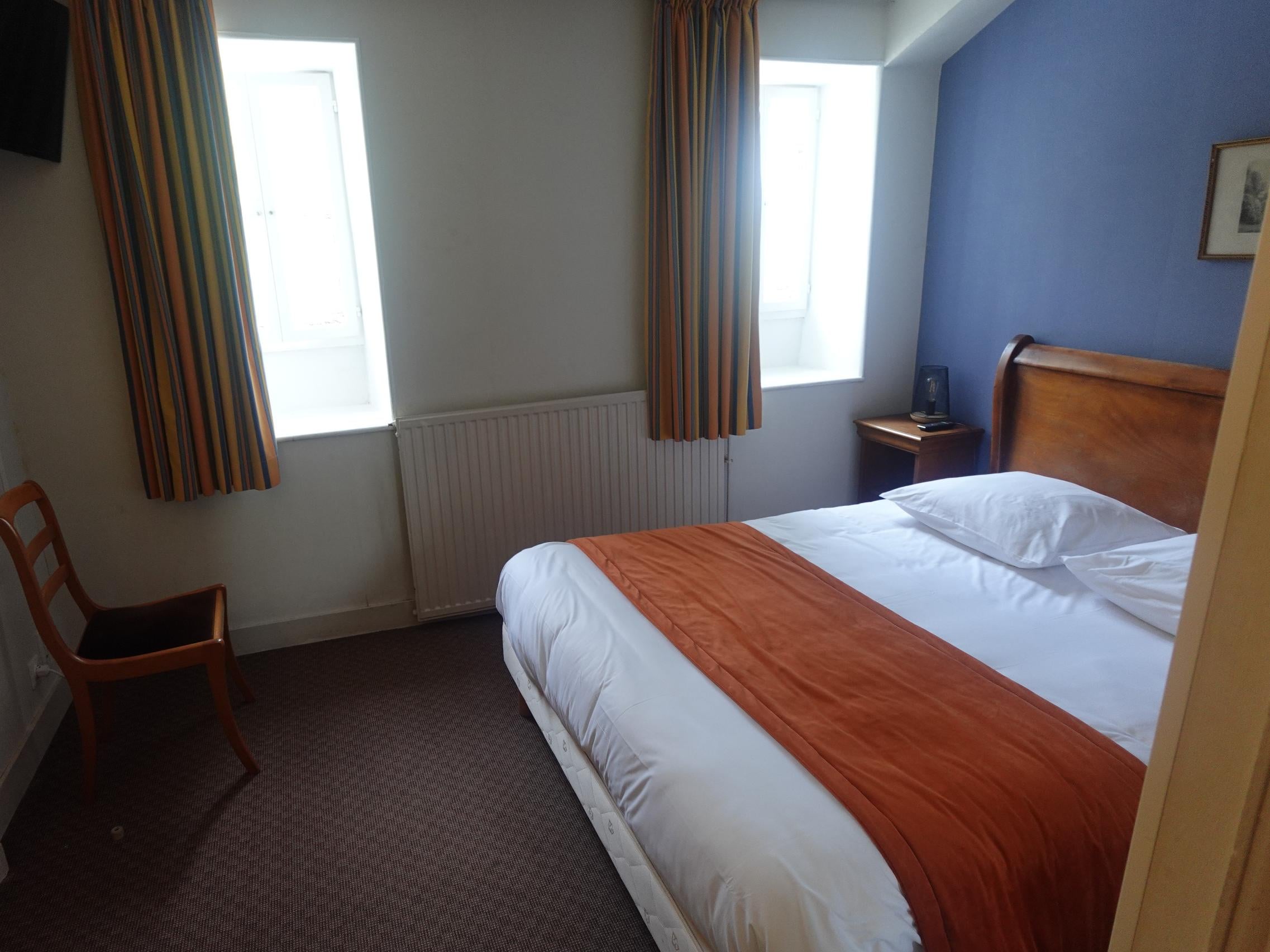 Cit\'Hotel d\'Avallon Vauban