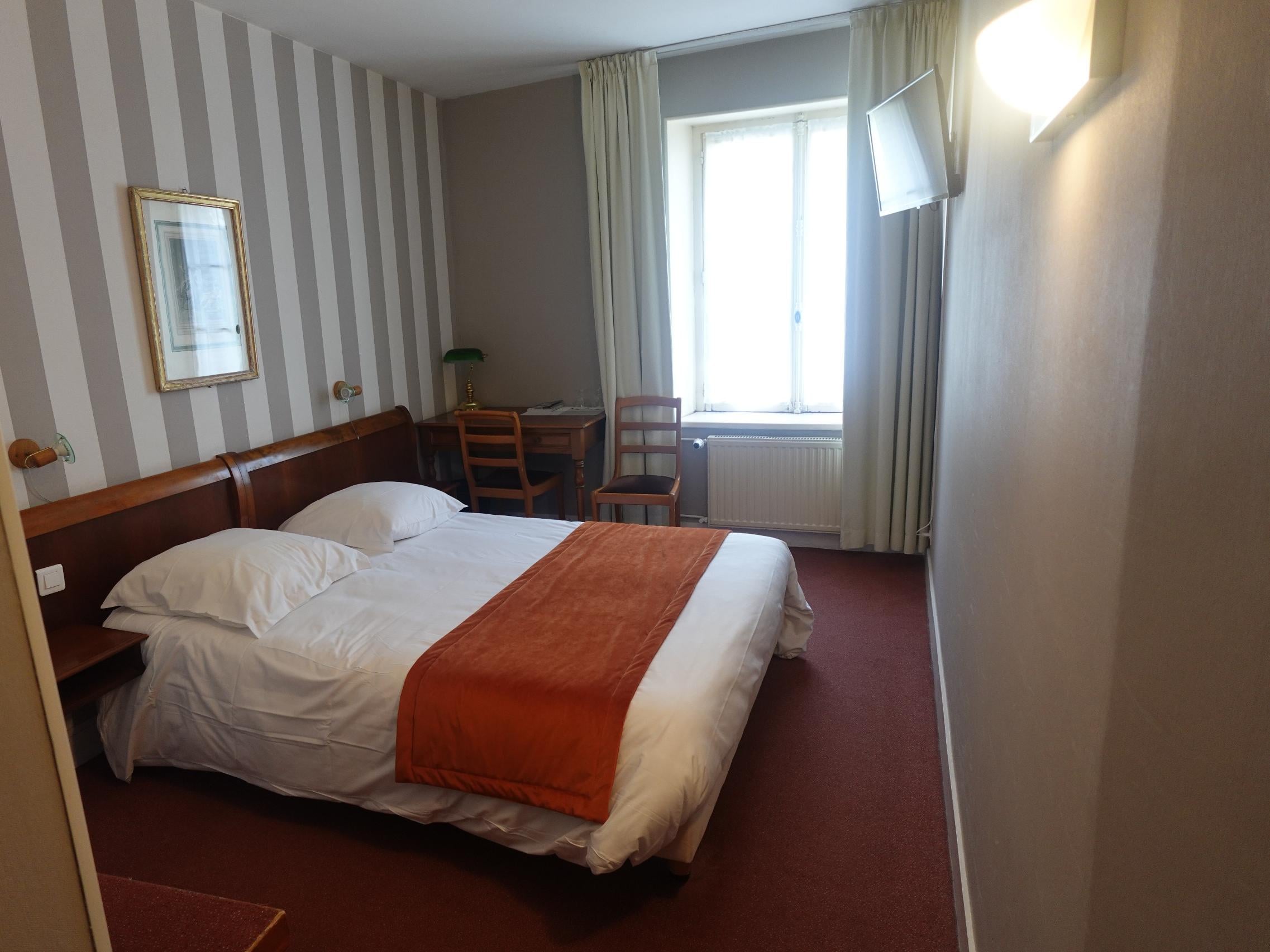 Cit\'Hotel d\'Avallon Vauban