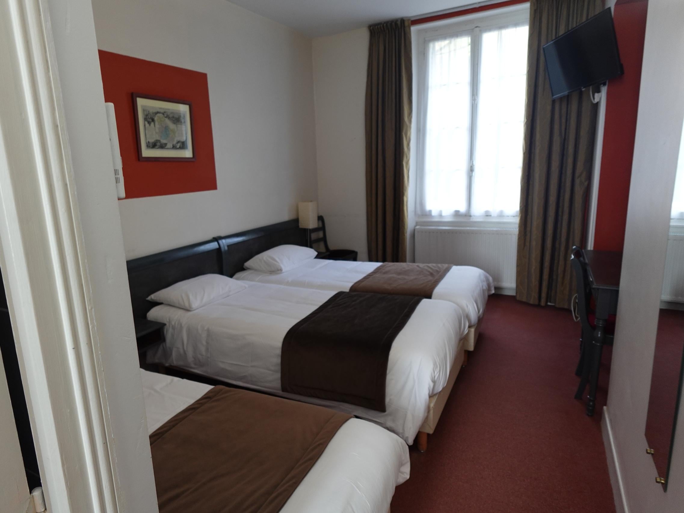 Cit\'Hotel d\'Avallon Vauban
