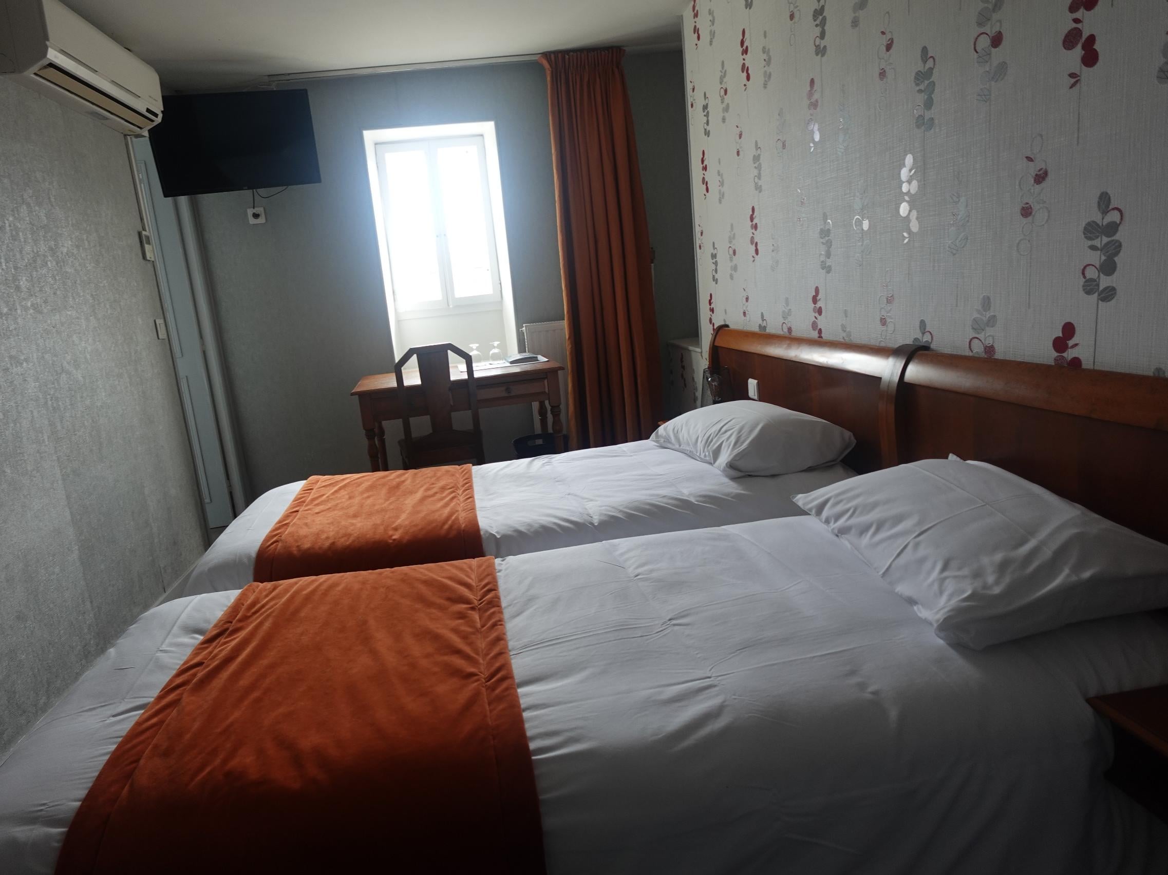 Cit\'Hotel d\'Avallon Vauban