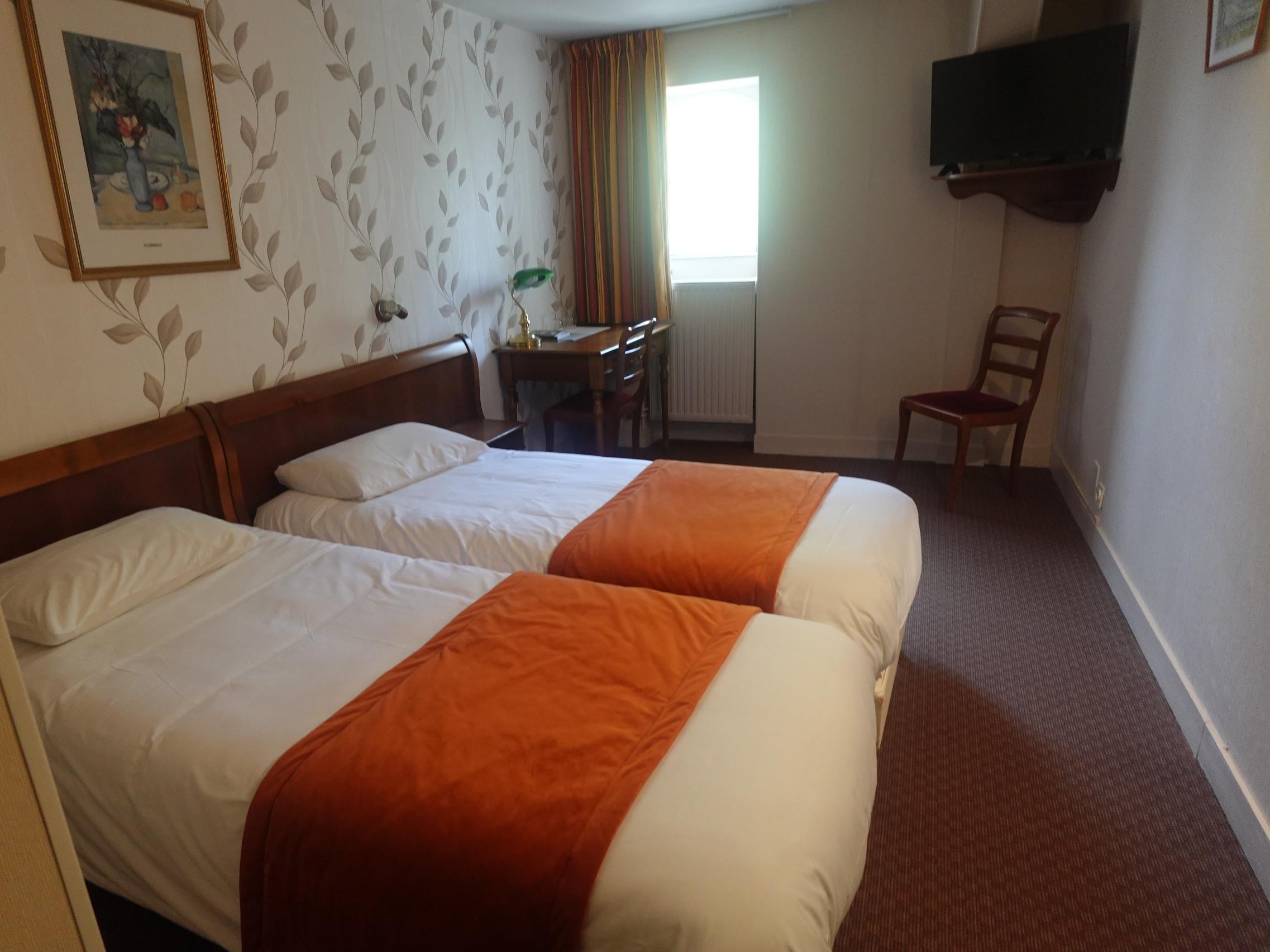 Cit\'Hotel d\'Avallon Vauban