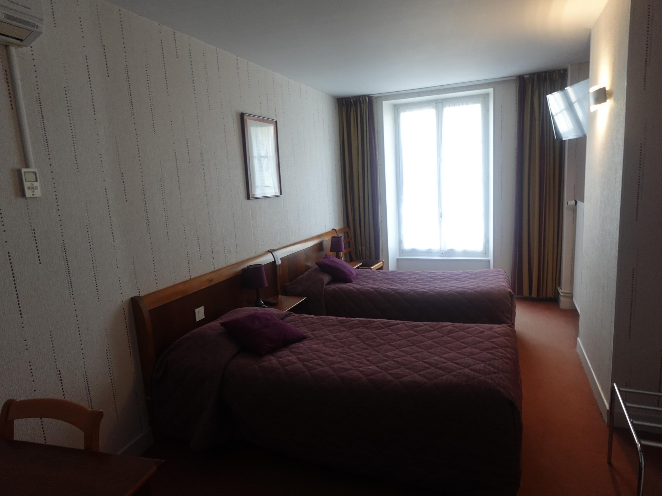 Cit\'Hotel d\'Avallon Vauban