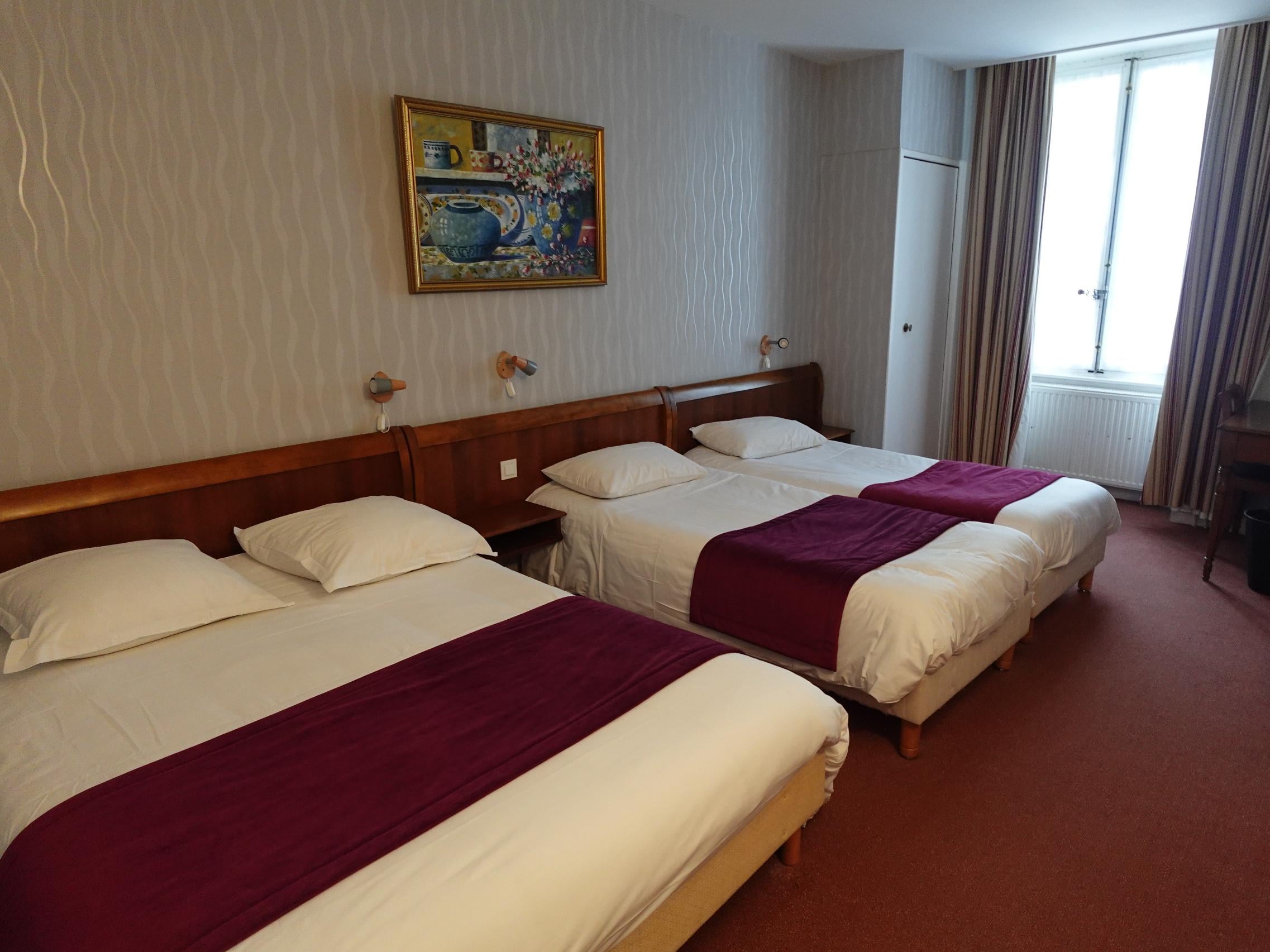 Cit\'Hotel d\'Avallon Vauban