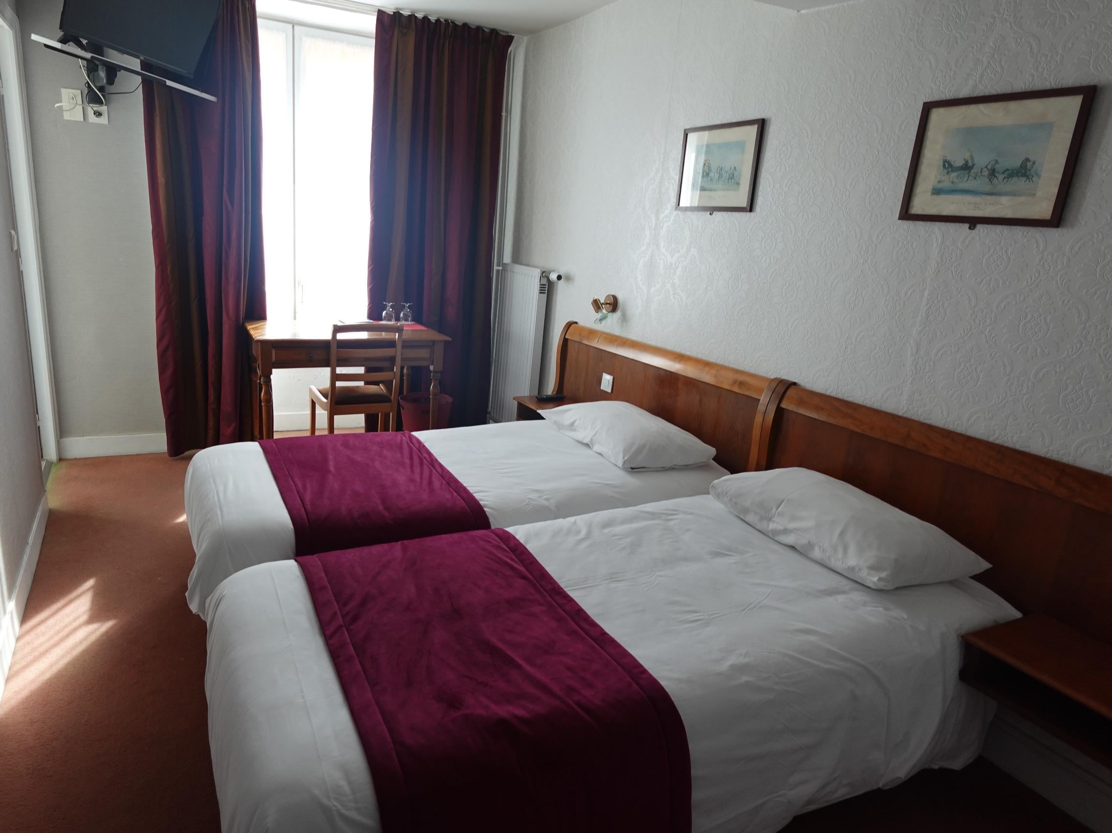 Cit\'Hotel d\'Avallon Vauban