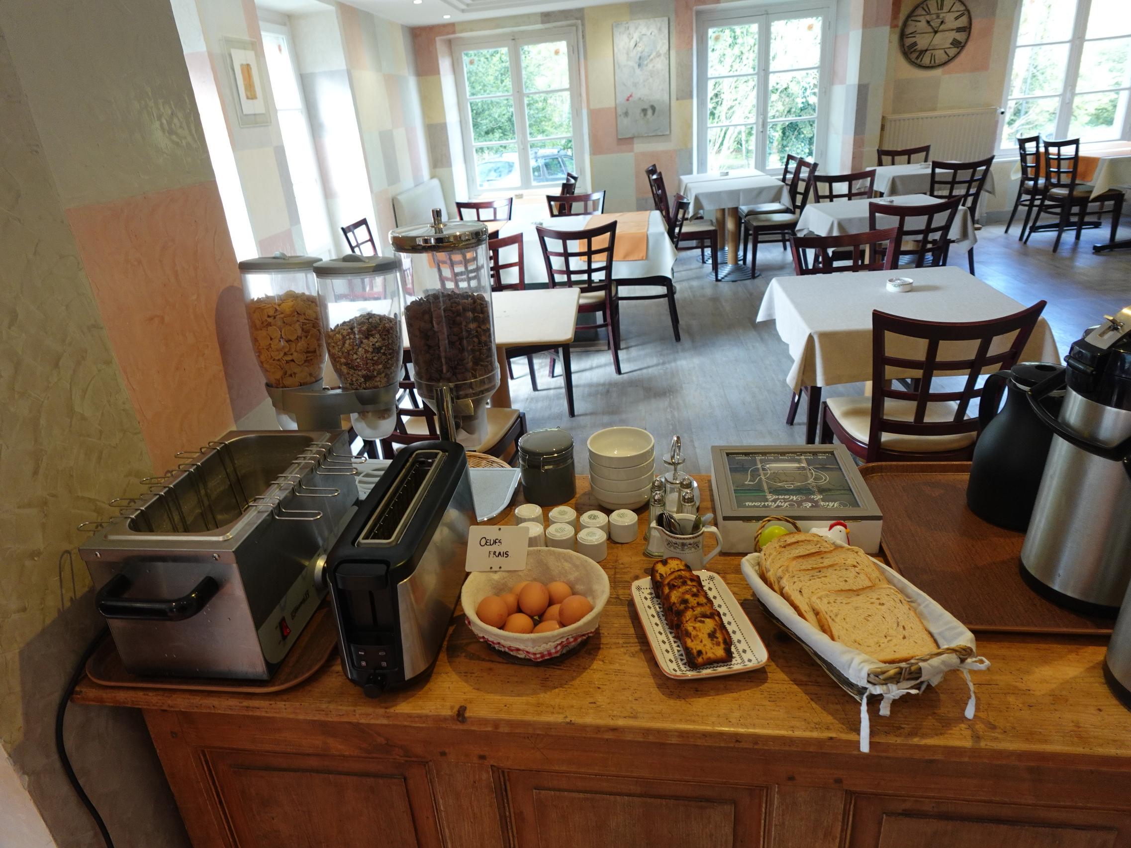 Cit\'Hotel d\'Avallon Vauban