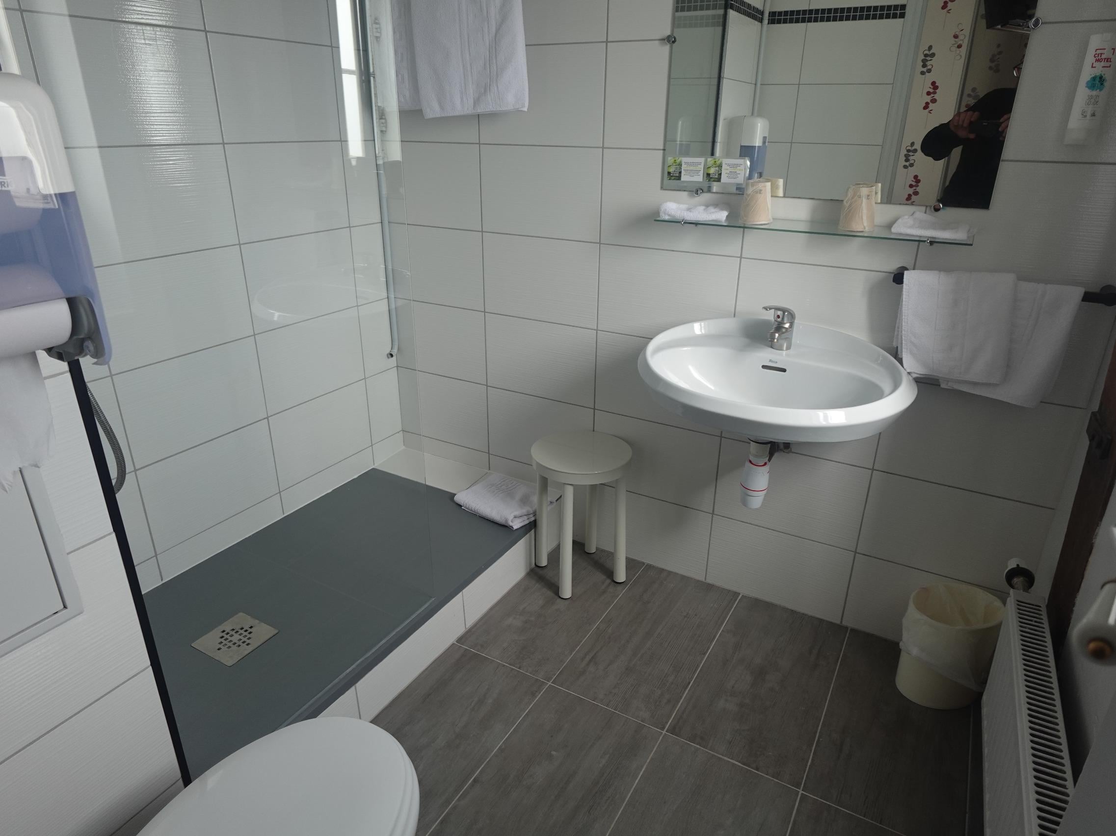 Cit\'Hotel d\'Avallon Vauban