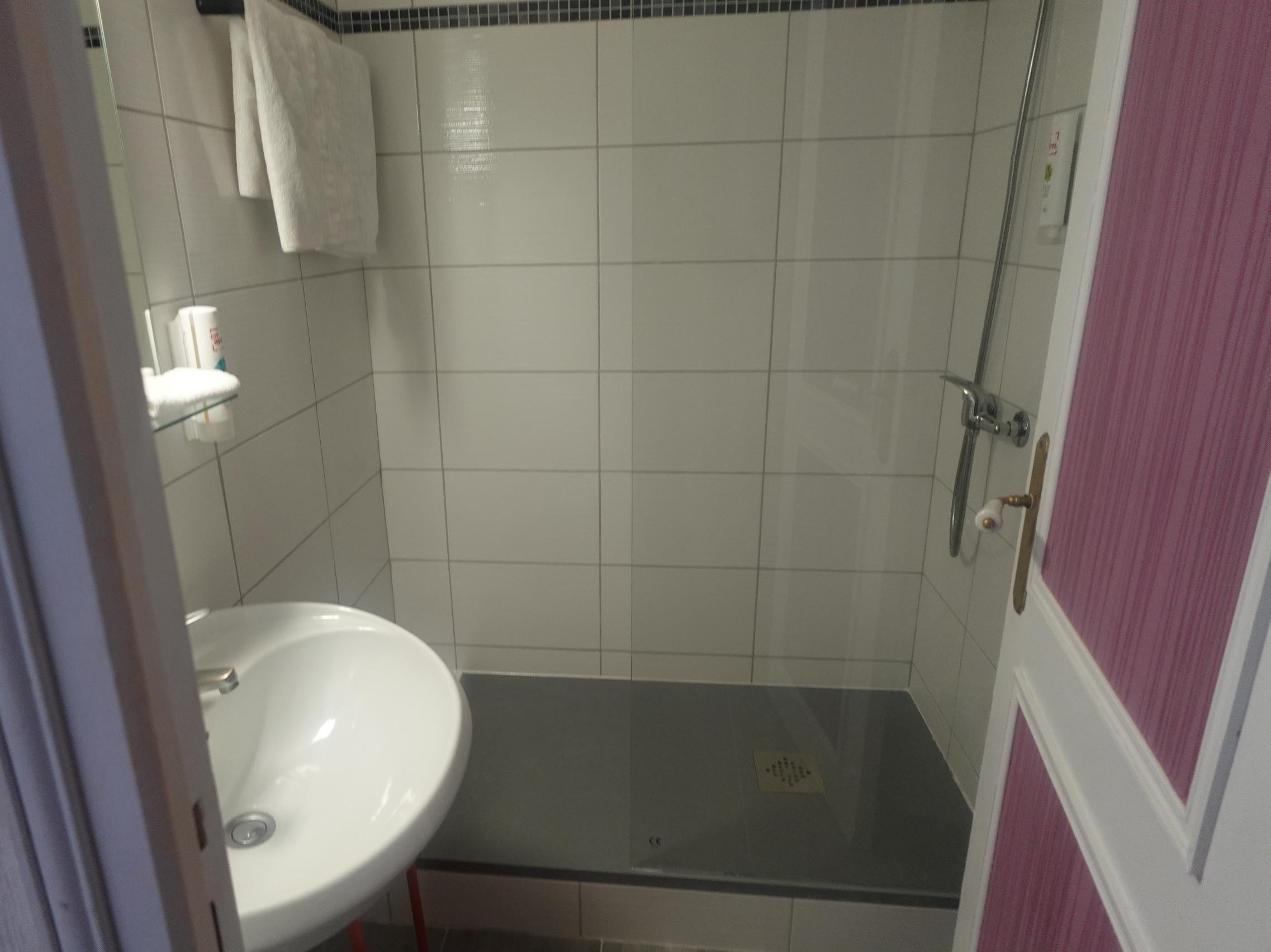 Cit\'Hotel d\'Avallon Vauban