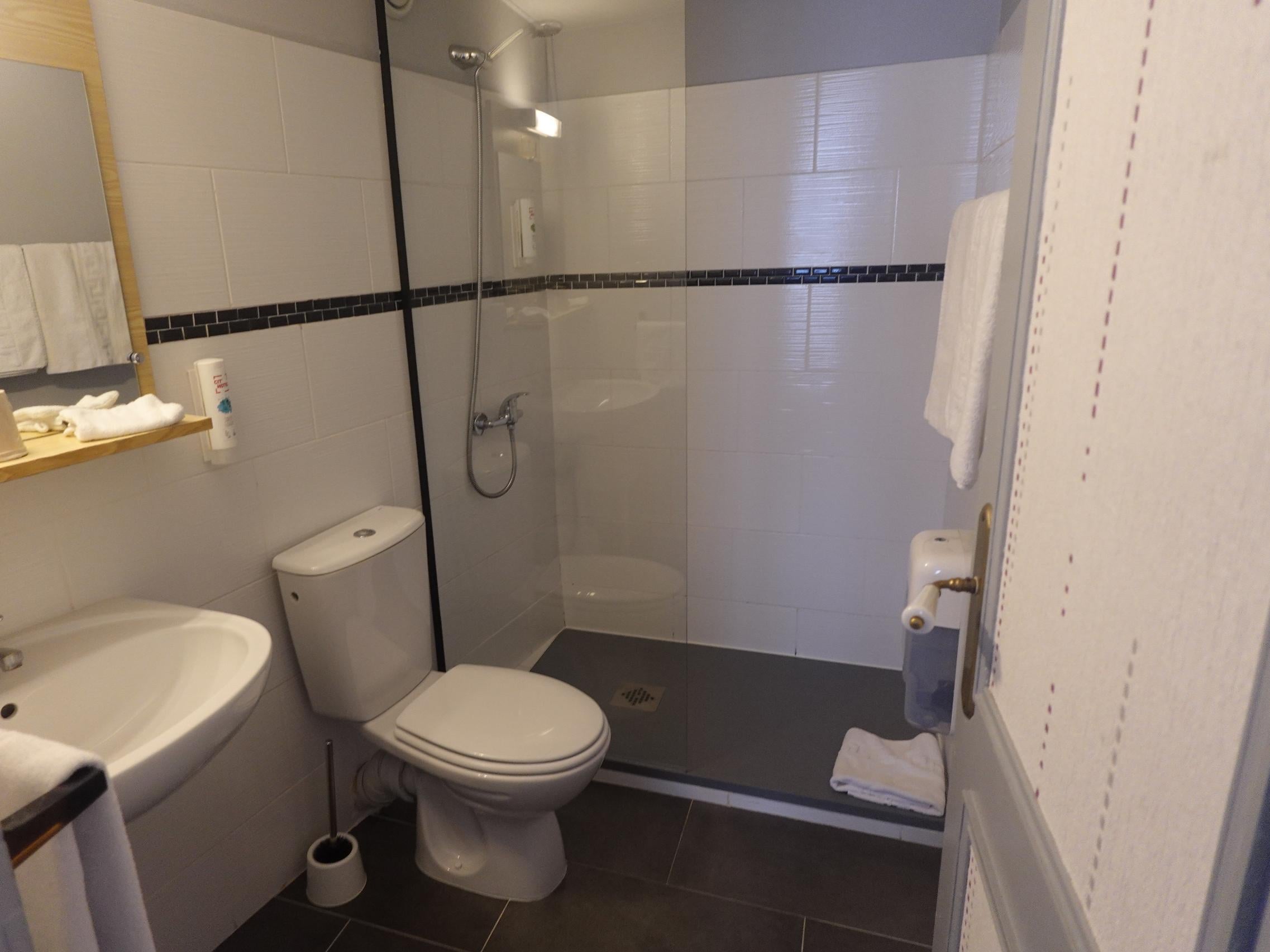 Cit\'Hotel d\'Avallon Vauban