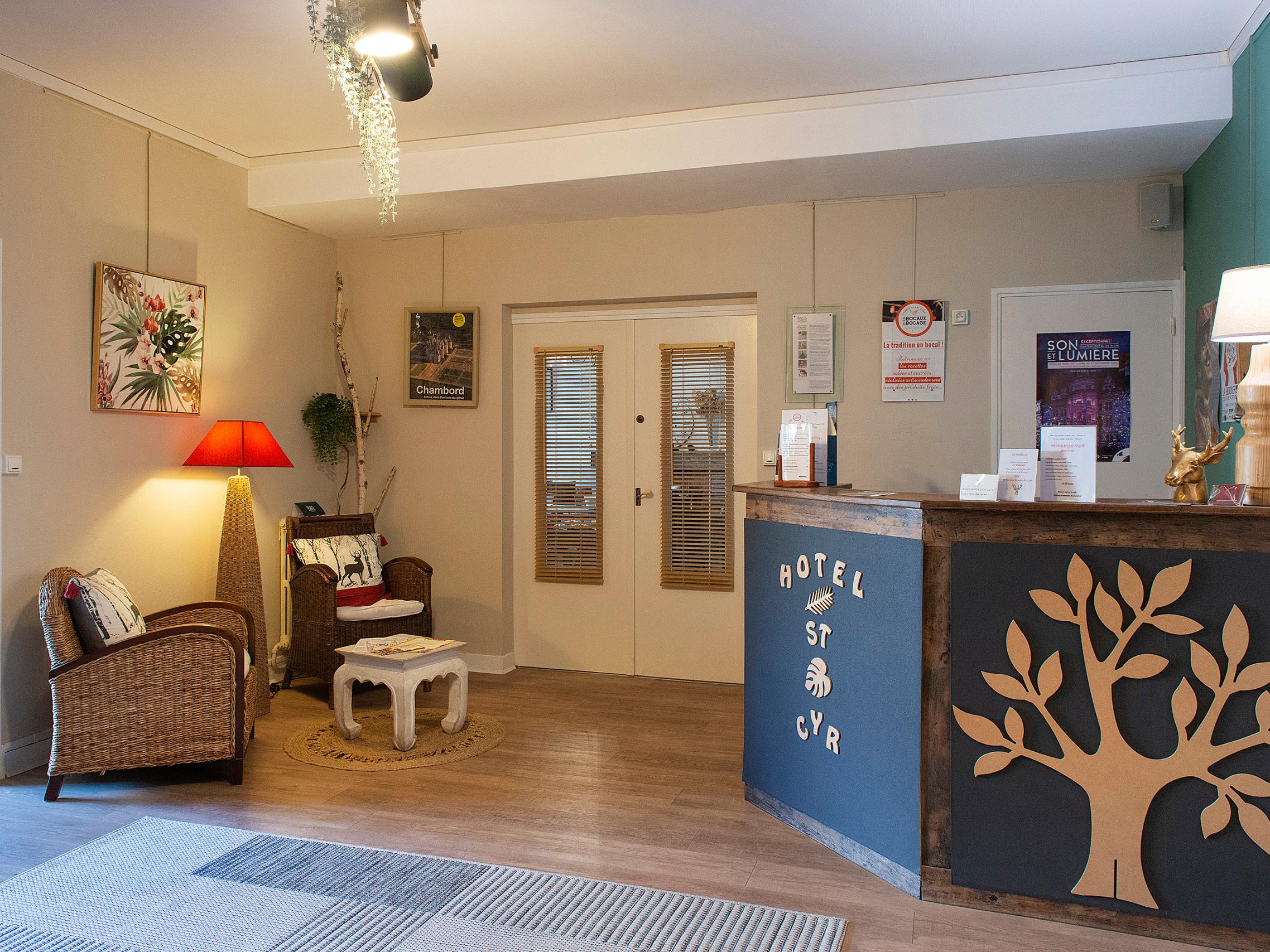 Logis Hôtel Saint Cyr