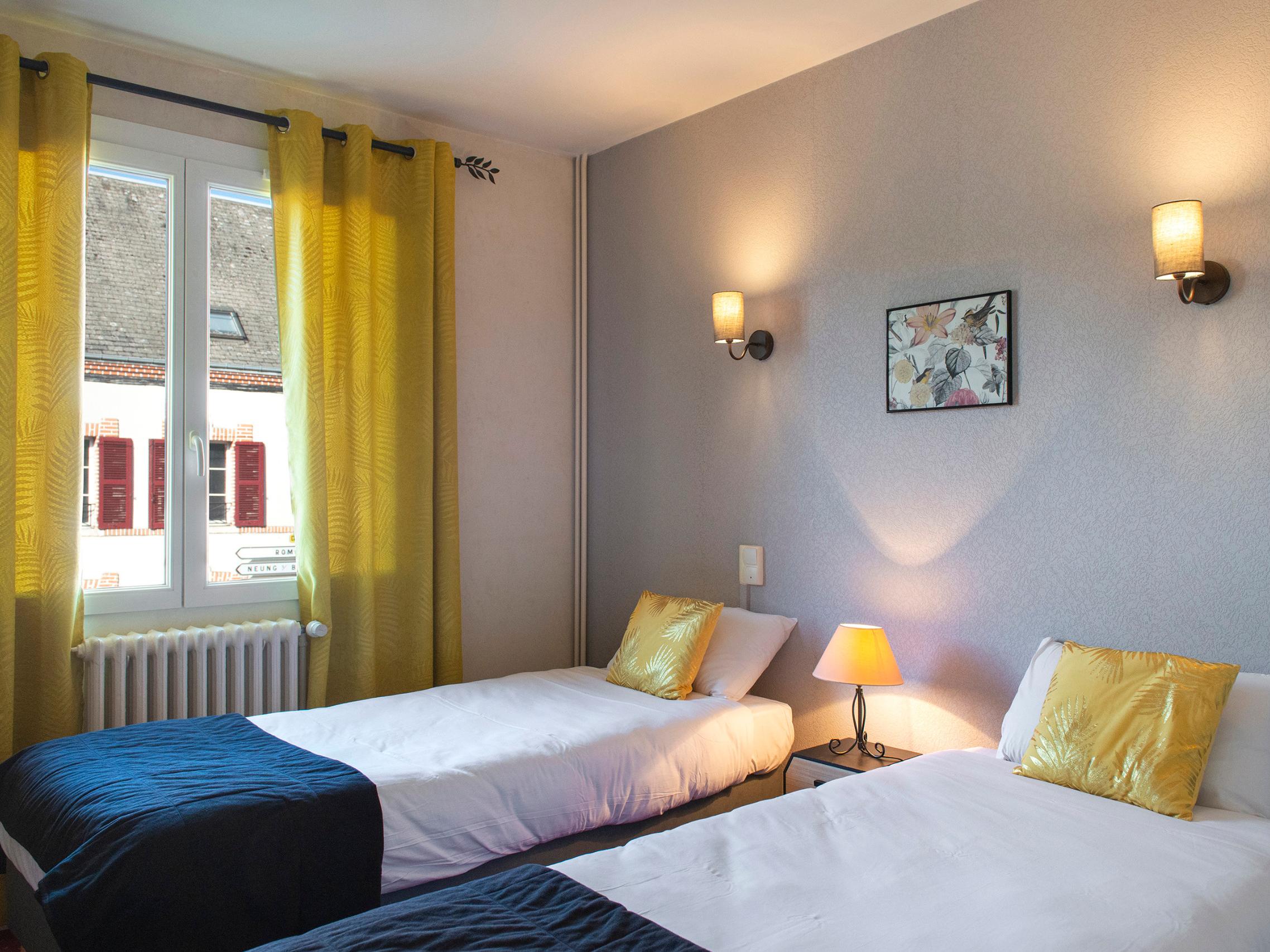 Logis Hôtel Saint Cyr