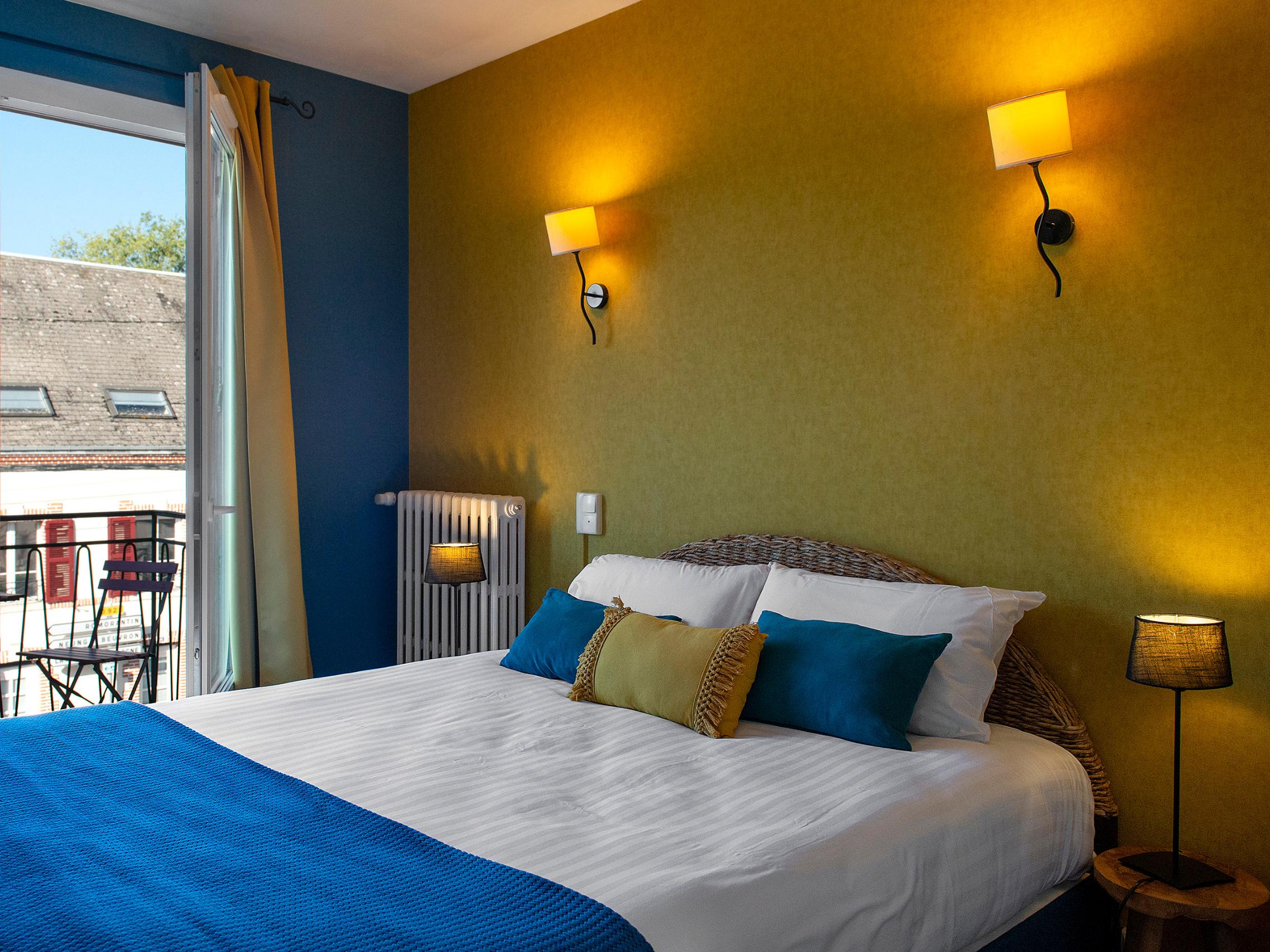 Logis Hôtel Saint Cyr